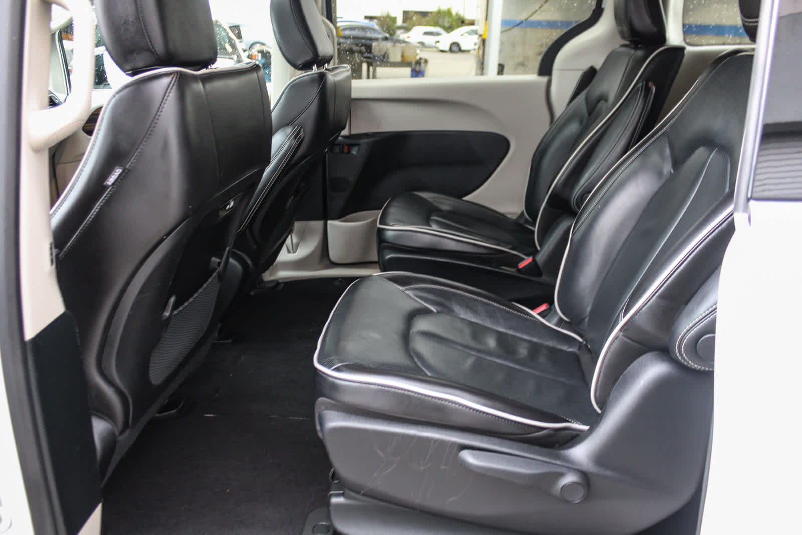 2023 Chrysler Pacifica Hybrid Limited 19