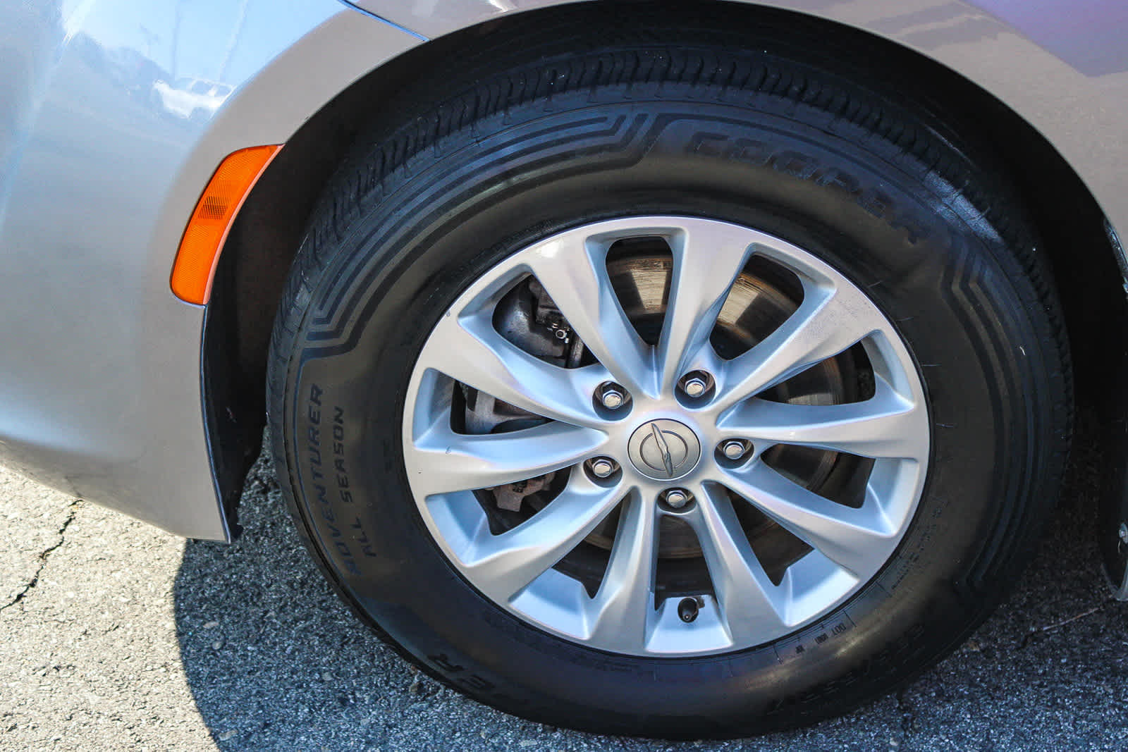 Thumbnail: 2018 Chrysler Pacifica - 9