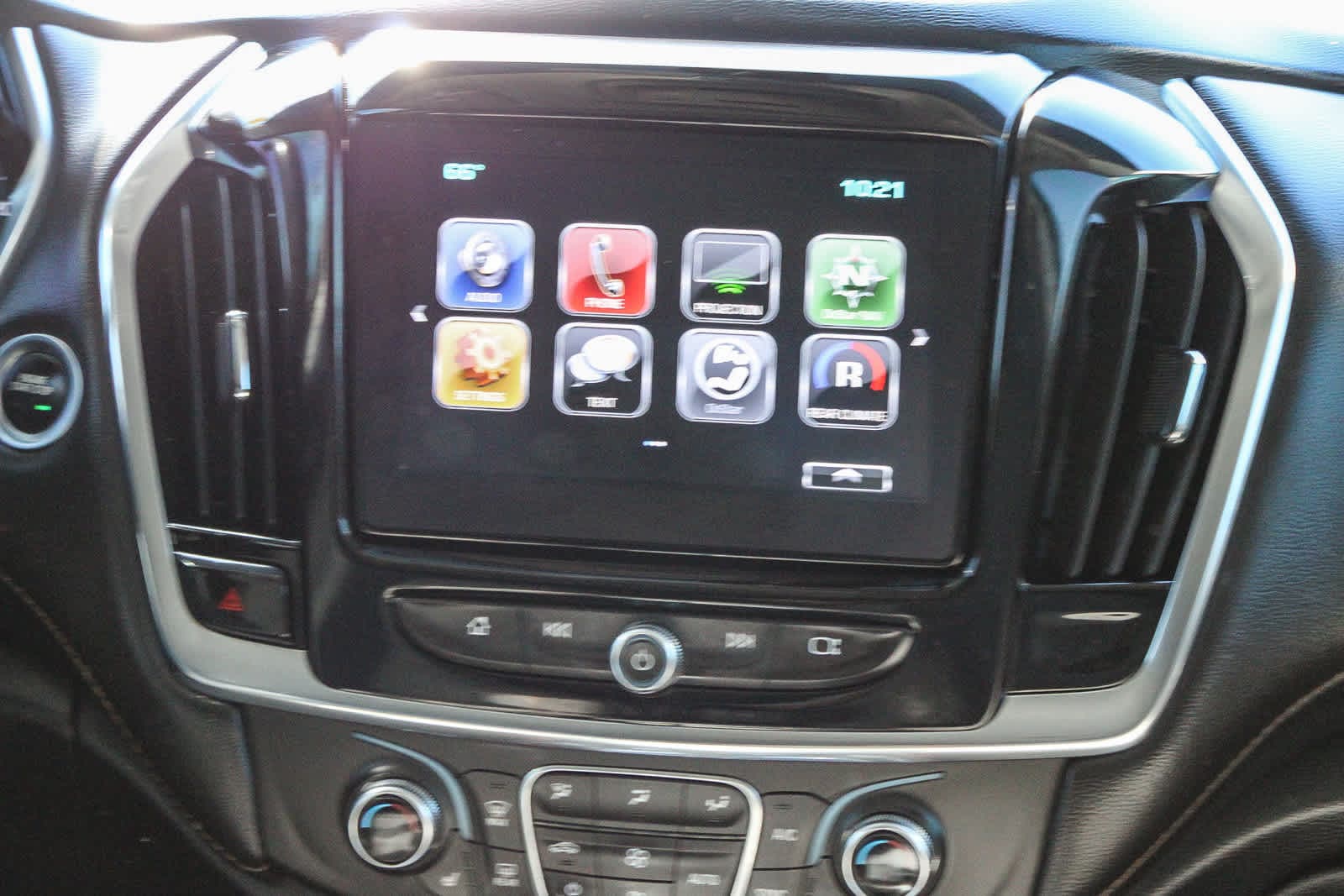 Thumbnail: 2019 Chevrolet Traverse - 14