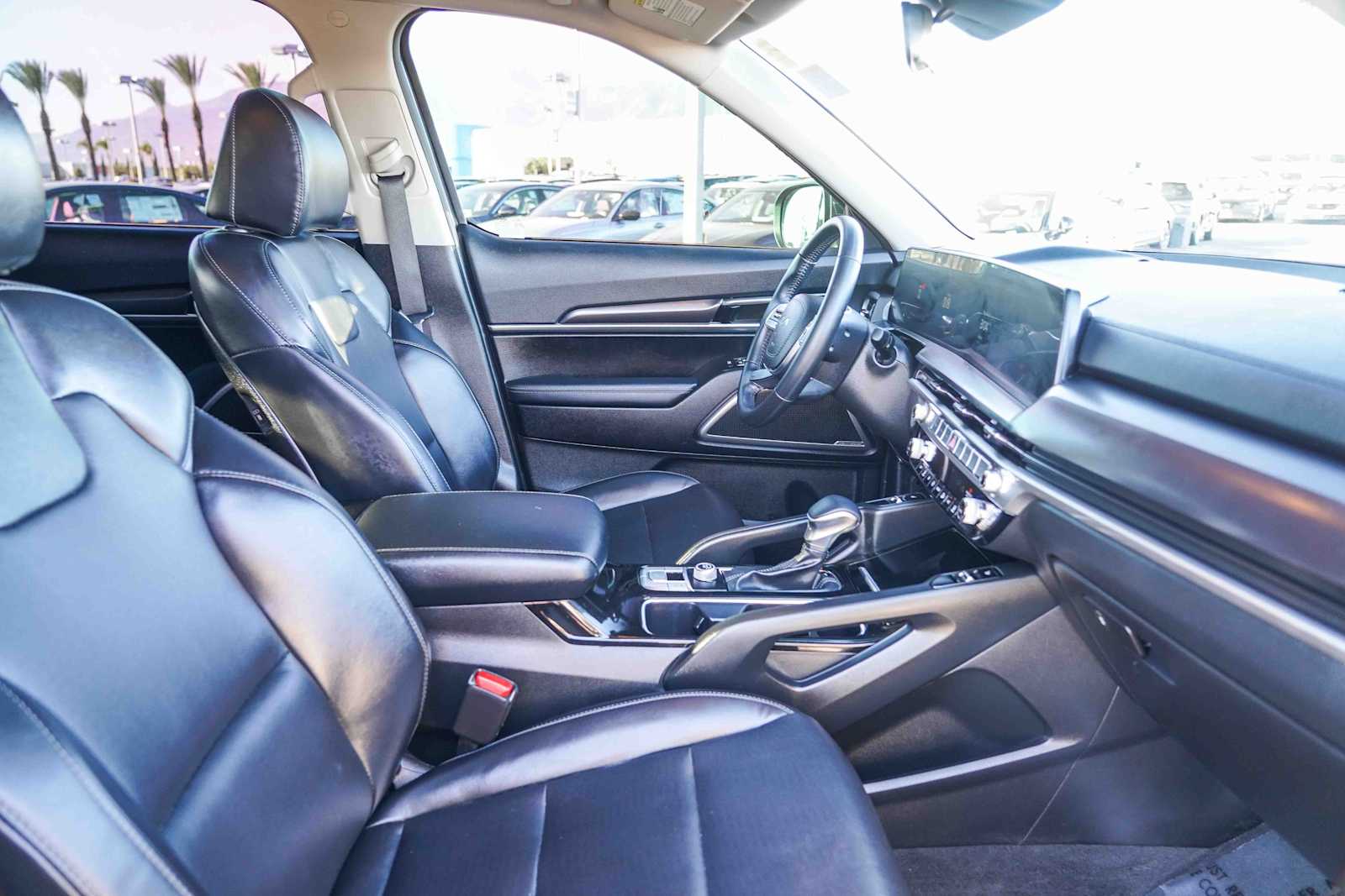 Thumbnail: 2023 Kia Telluride - 16