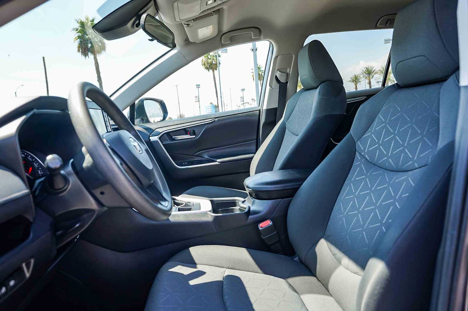 Thumbnail: 2020 Toyota RAV4 - 13