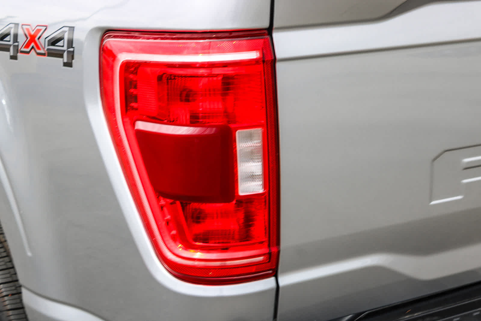 2023 Ford F-150 XLT - Photo 9