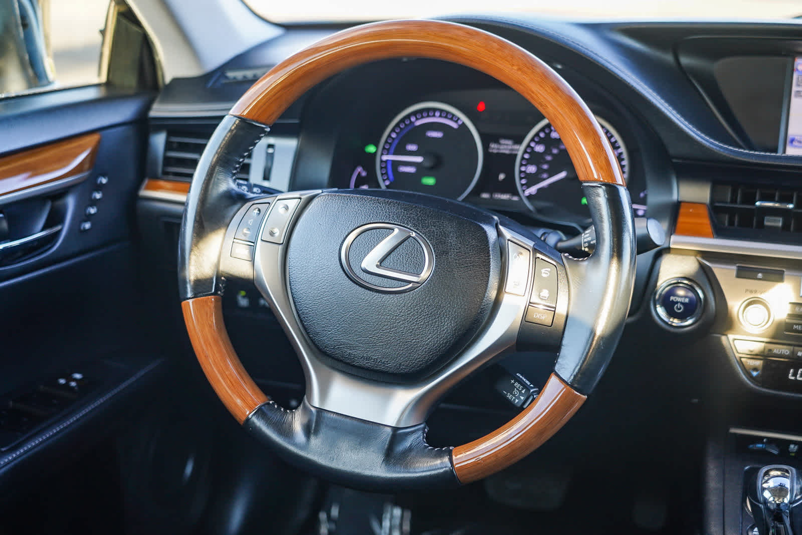 Thumbnail: 2013 Lexus ES - 15