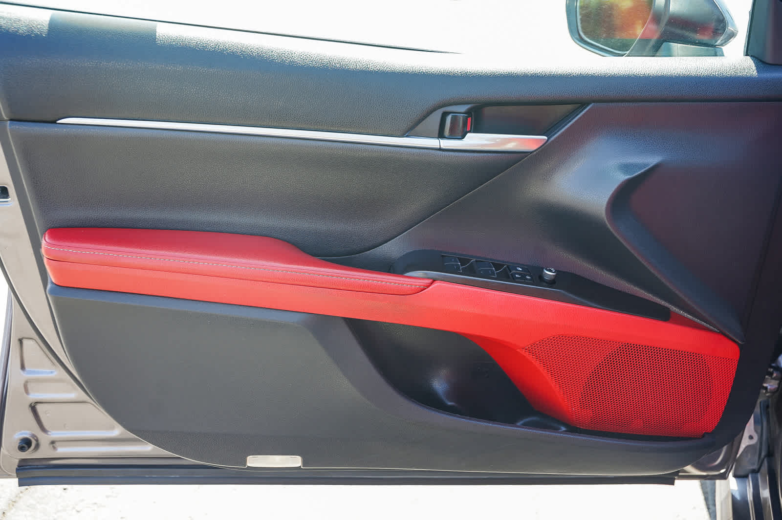 Thumbnail: 2021 Toyota Camry - 21