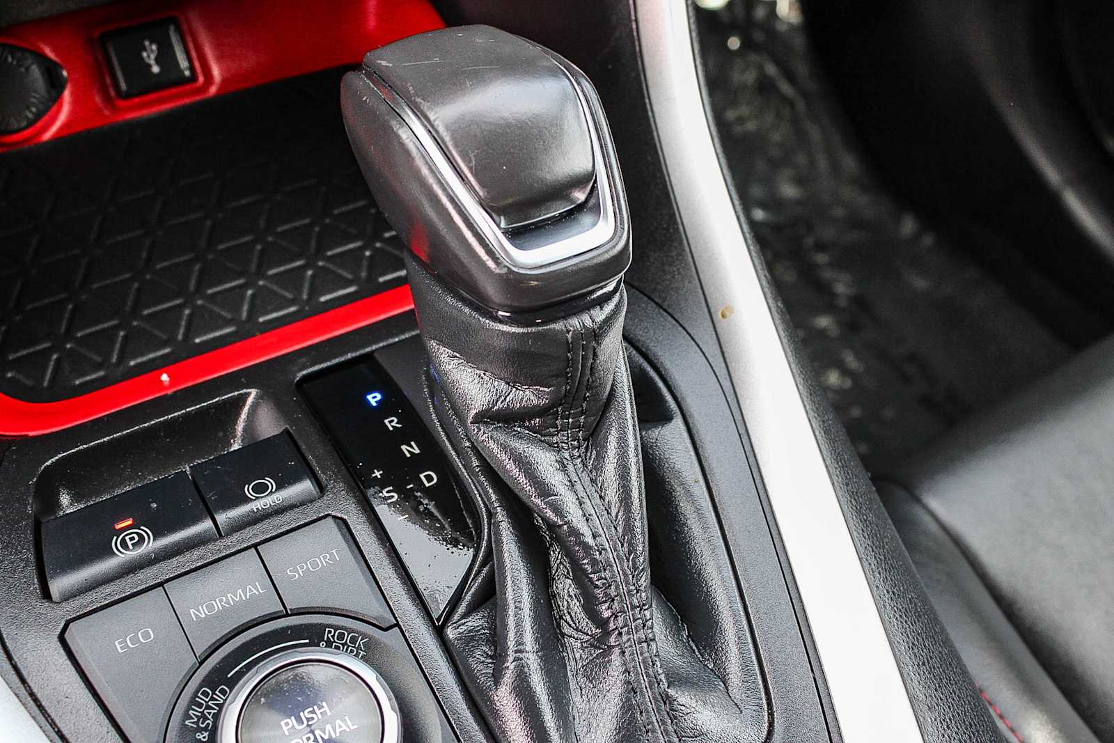 Thumbnail: 2021 Toyota RAV4 - 19