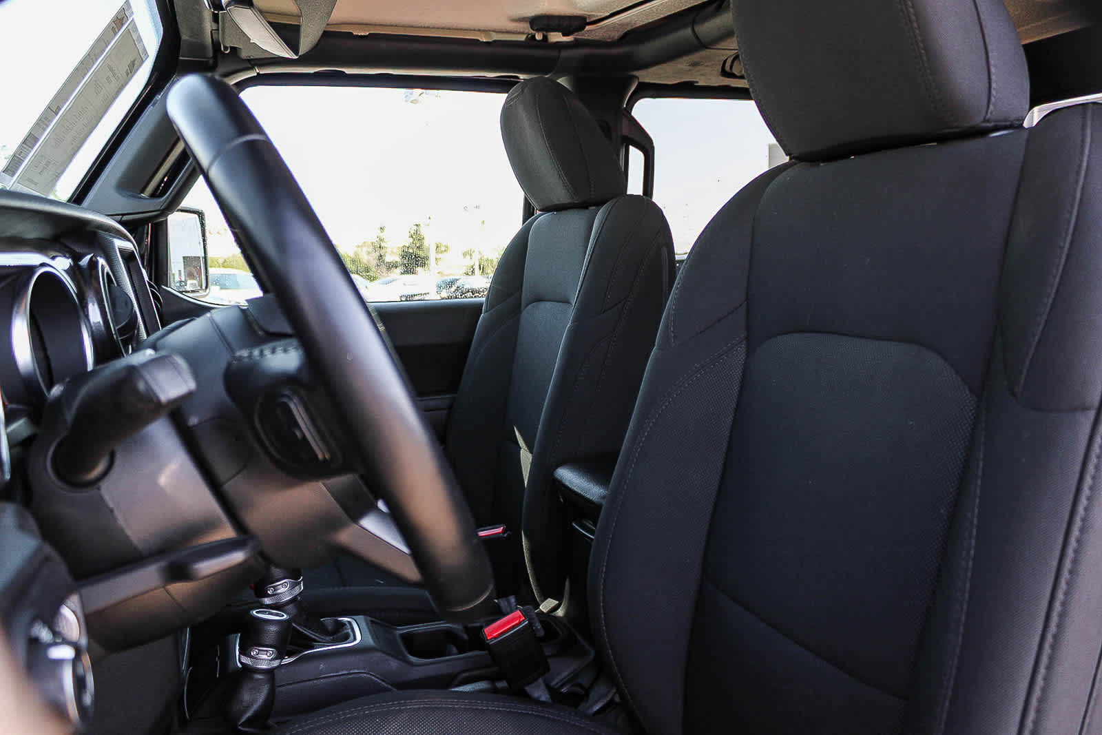 Thumbnail: 2021 Jeep Gladiator - 17