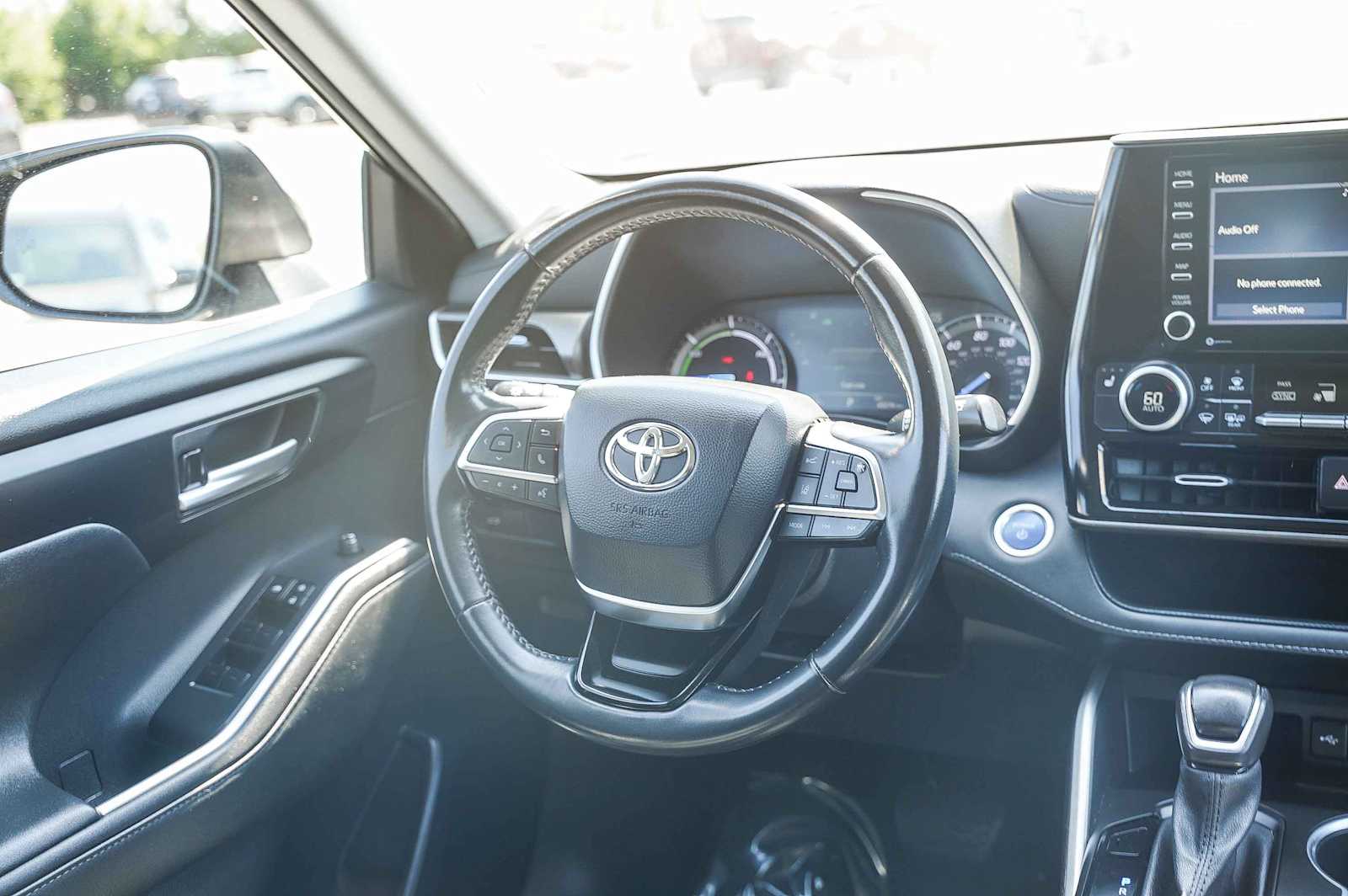 Thumbnail: 2021 Toyota Highlander - 15