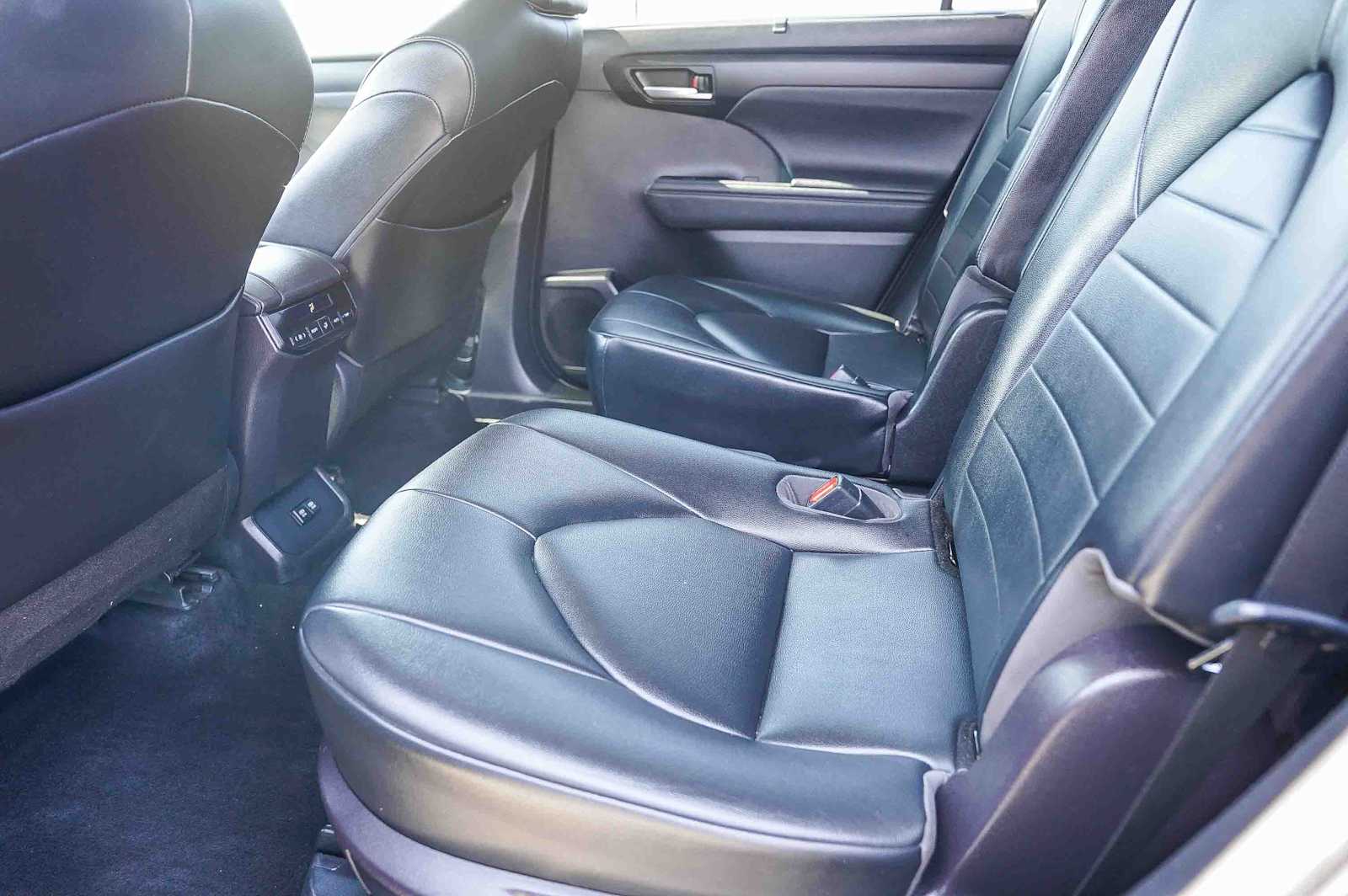 Thumbnail: 2021 Toyota Highlander - 19