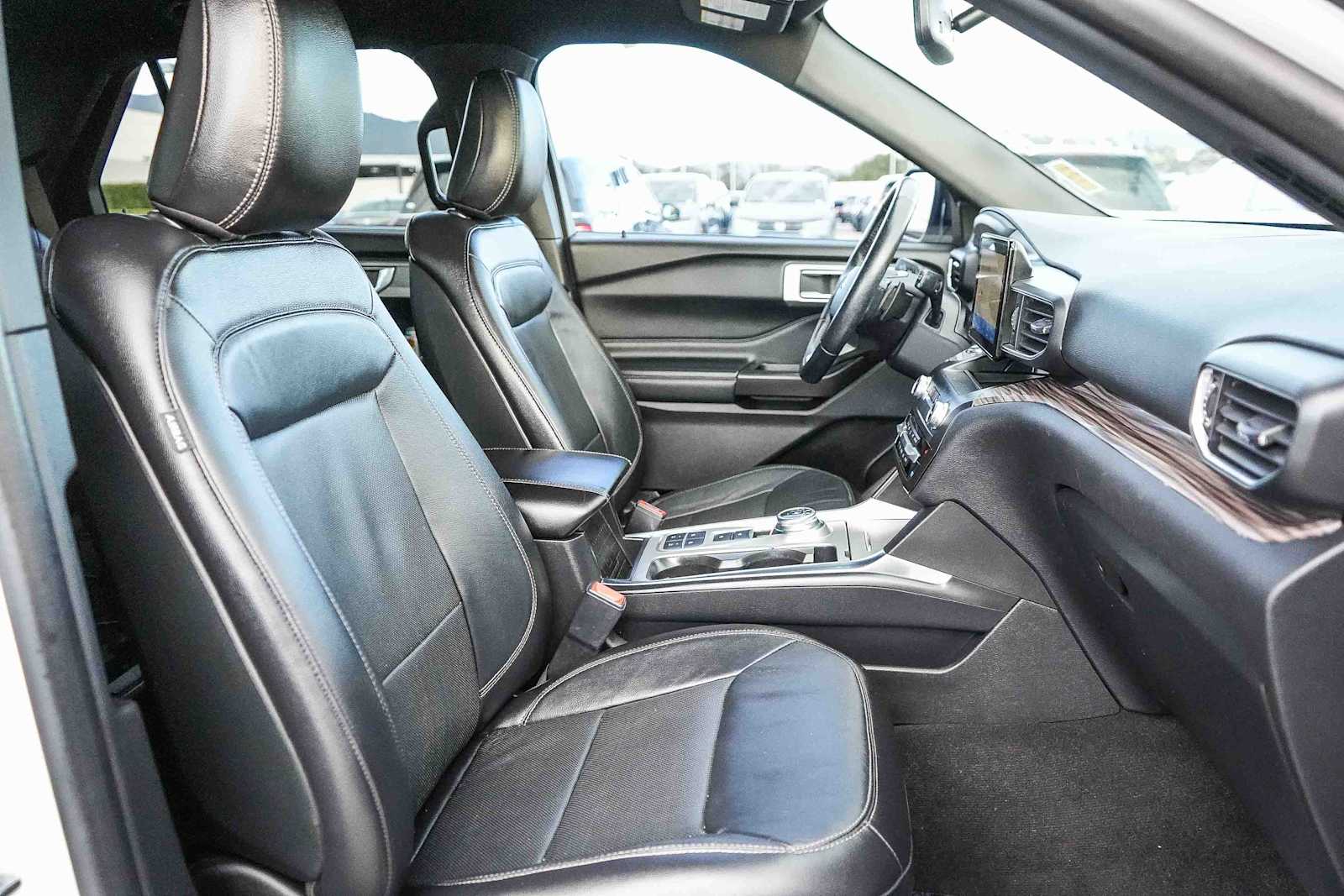 Thumbnail: 2020 Ford Explorer - 16