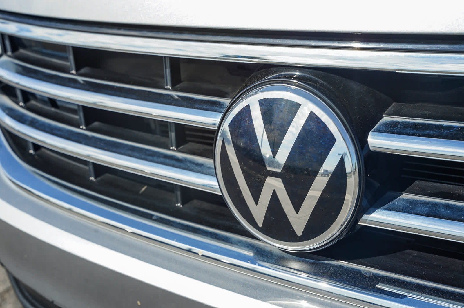 Thumbnail: 2022 Volkswagen Tiguan - 10