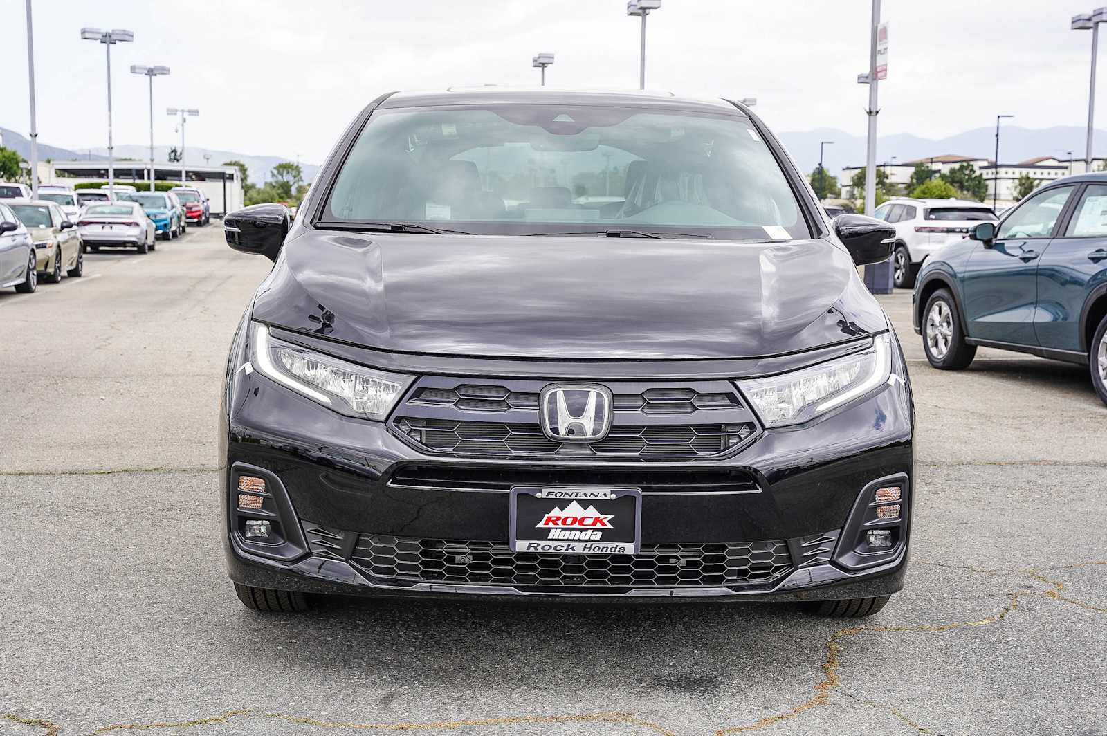 2026 Honda Odyssey photo 2