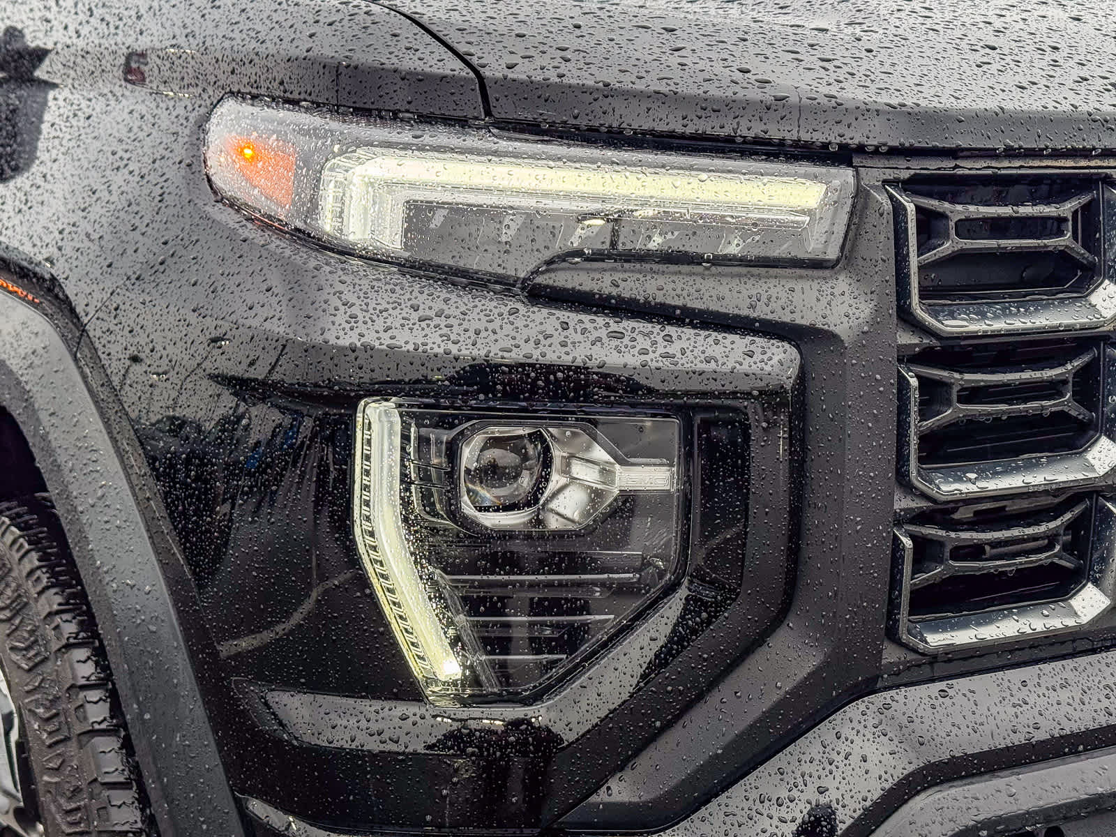 2023 GMC Canyon AT4 photo 4