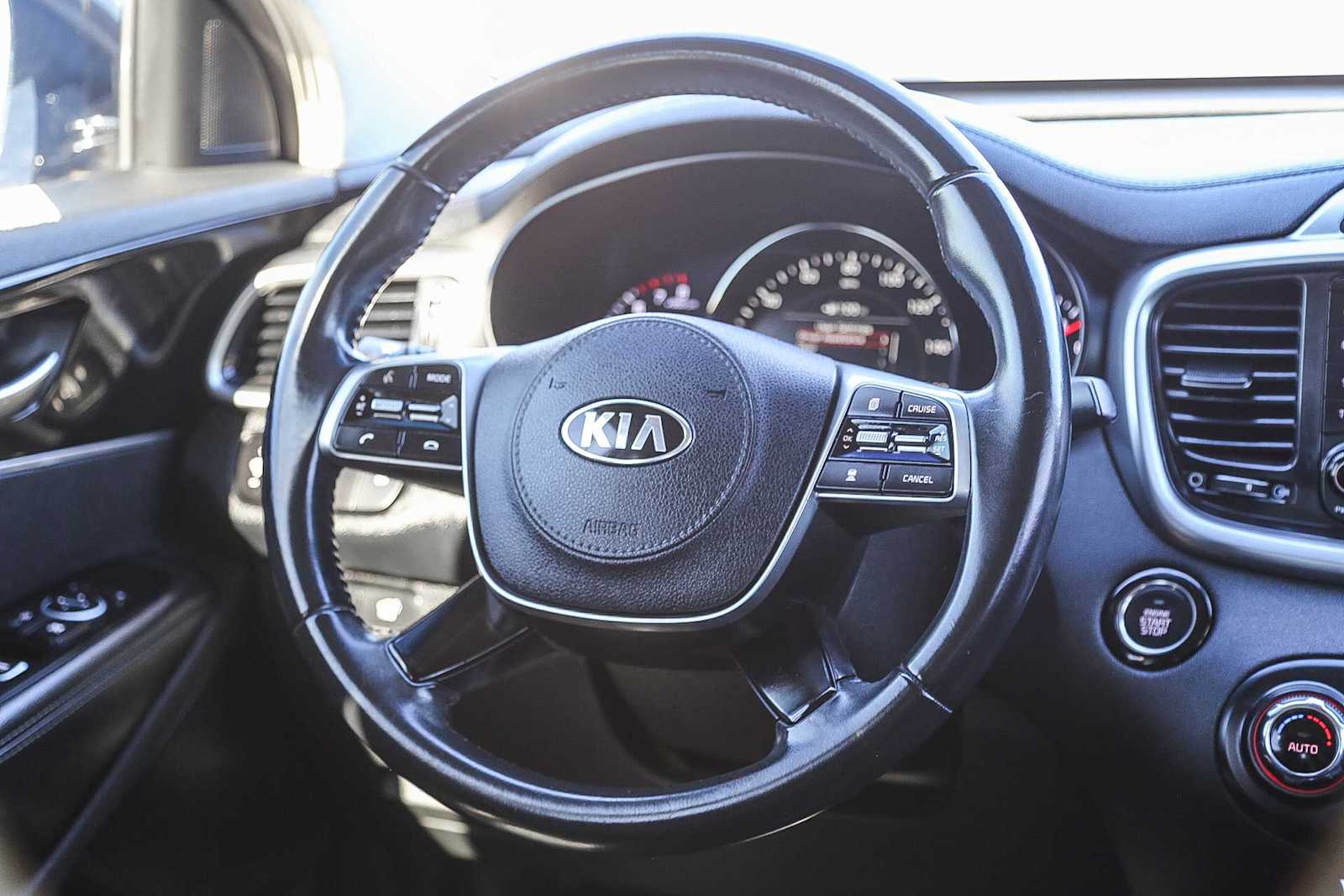 Thumbnail: 2019 Kia Sorento - 15