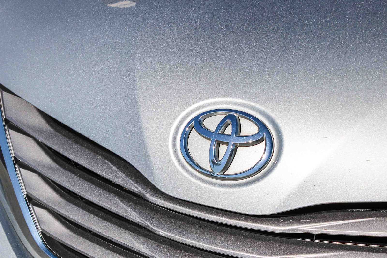 Thumbnail: 2016 Toyota Sienna - 11