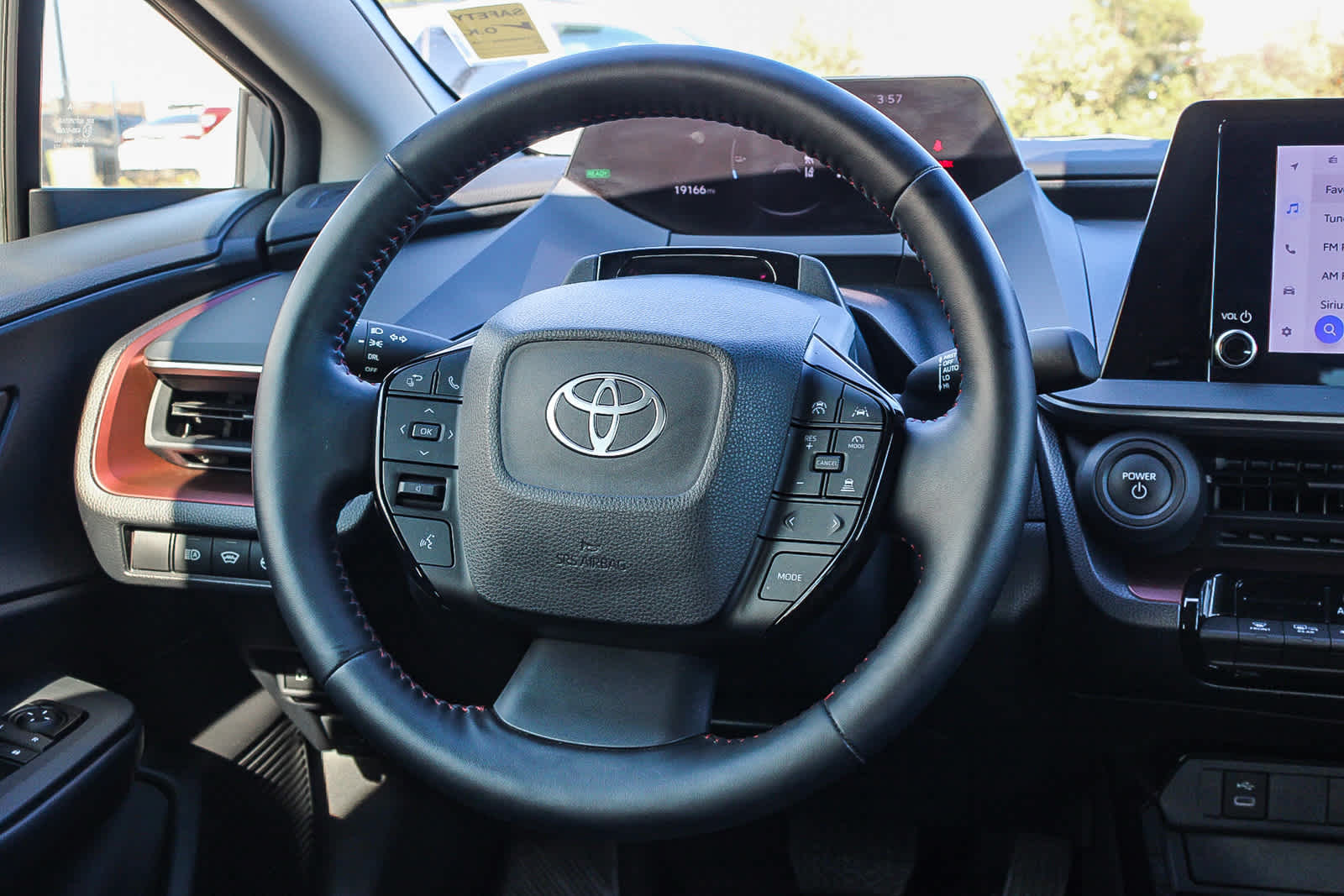 2024 Toyota Prius Prime SE - Photo 15