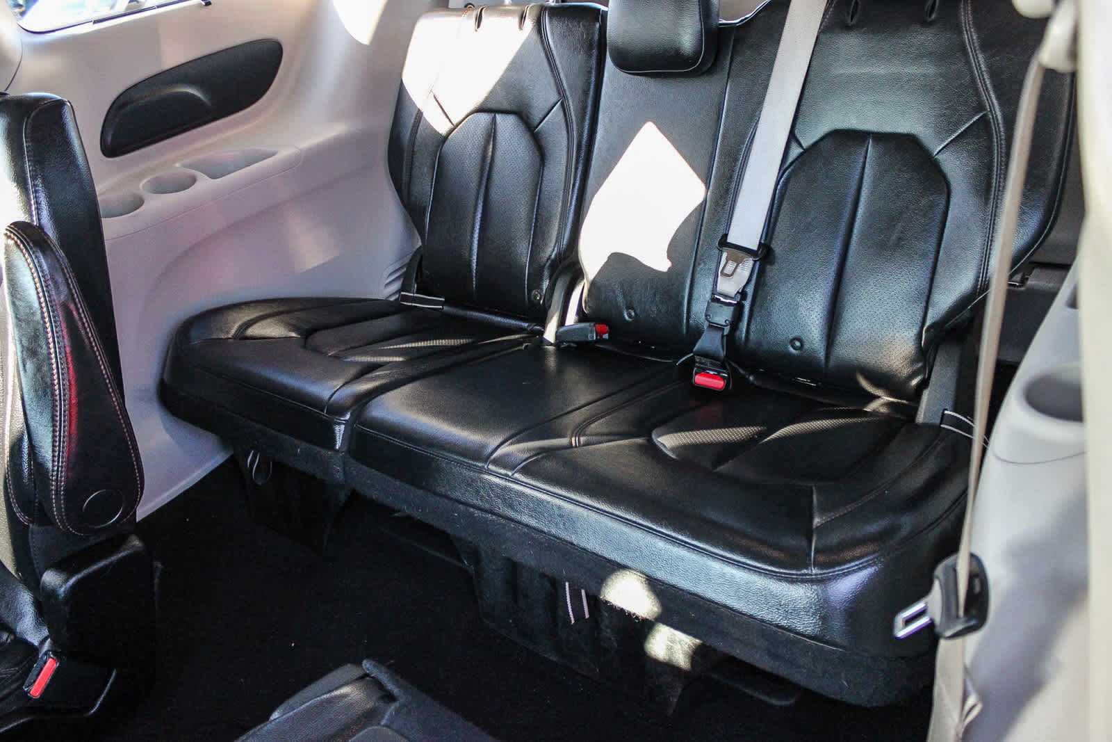 Thumbnail: 2018 Chrysler Pacifica - 19