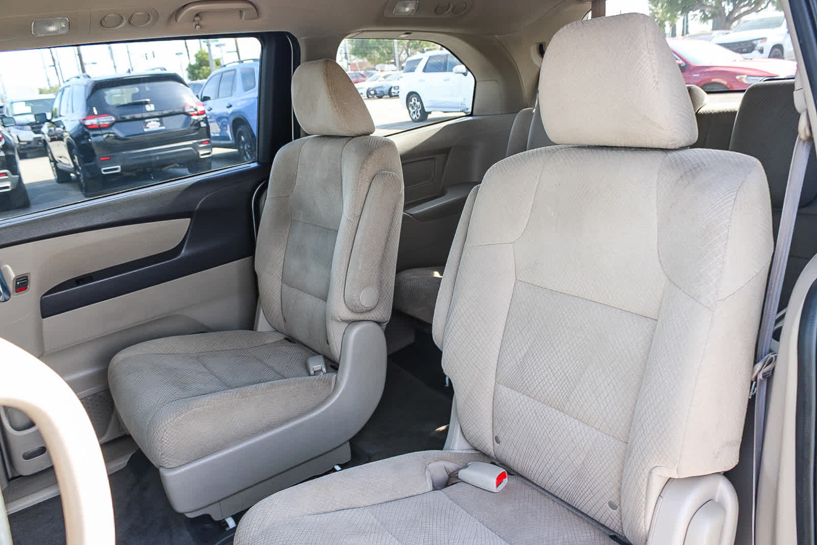 Thumbnail: 2016 Honda Odyssey - 17