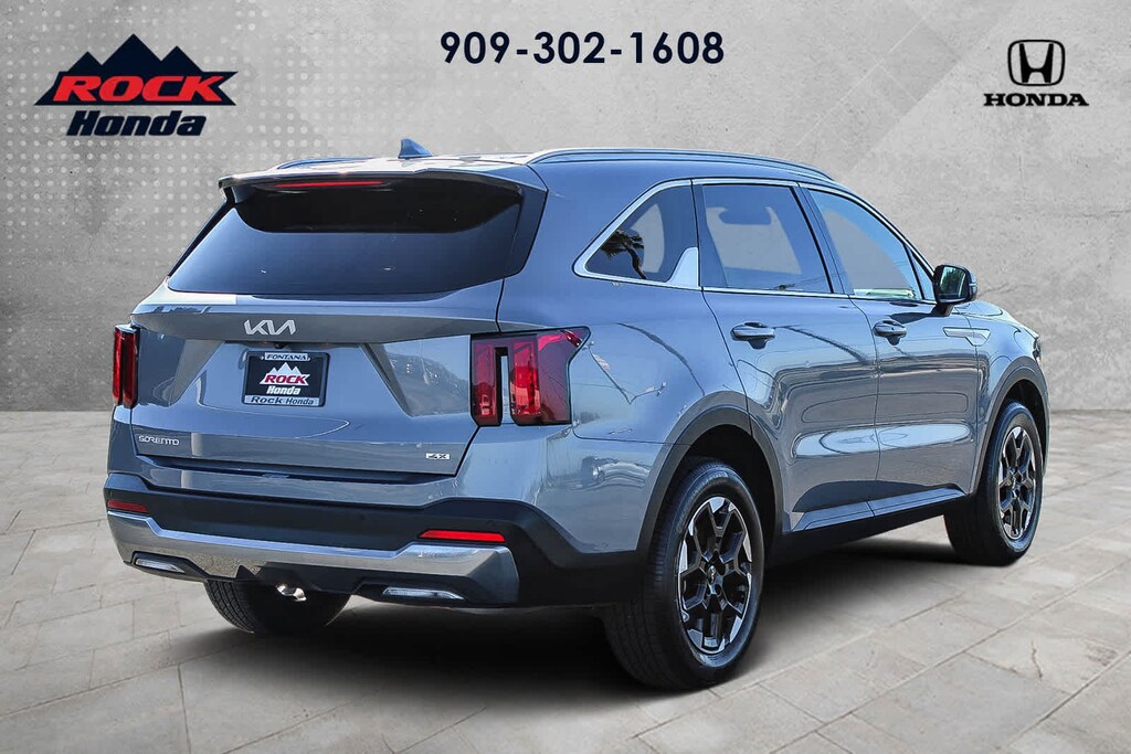 Used 2024 Kia Sorento S SUV