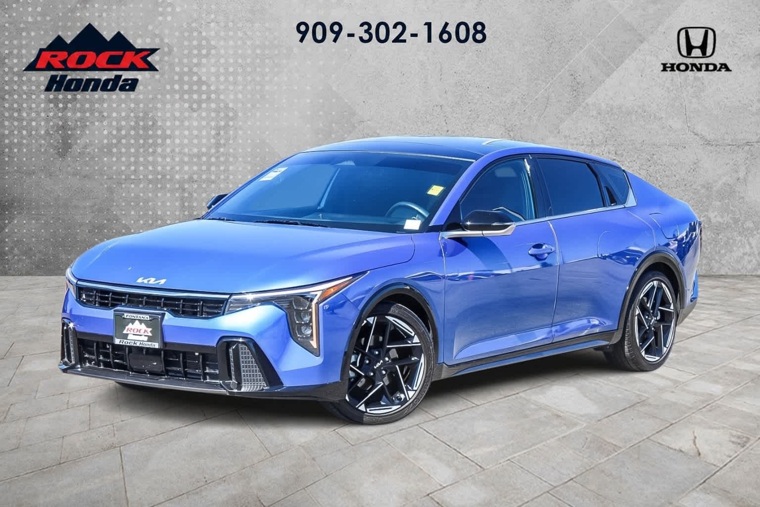 2025 Kia K4 GT-Line — photo 1 of 21