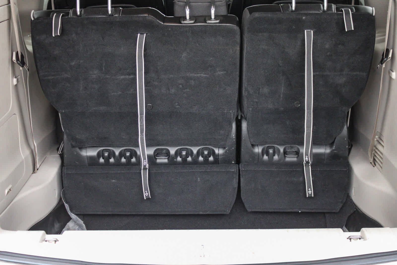 2023 Chrysler Pacifica Hybrid Limited 27