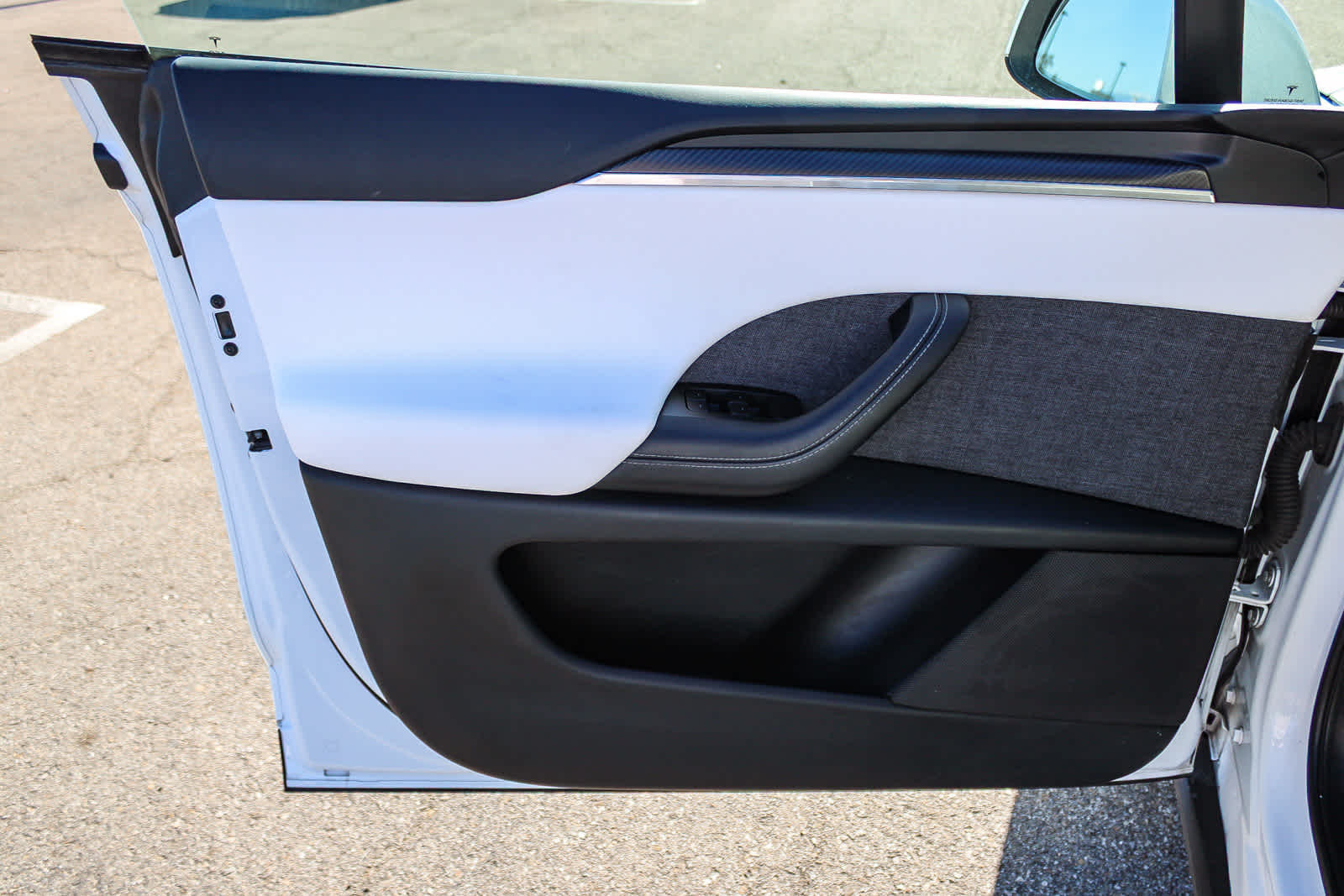 Thumbnail: 2022 Tesla Model X - 22