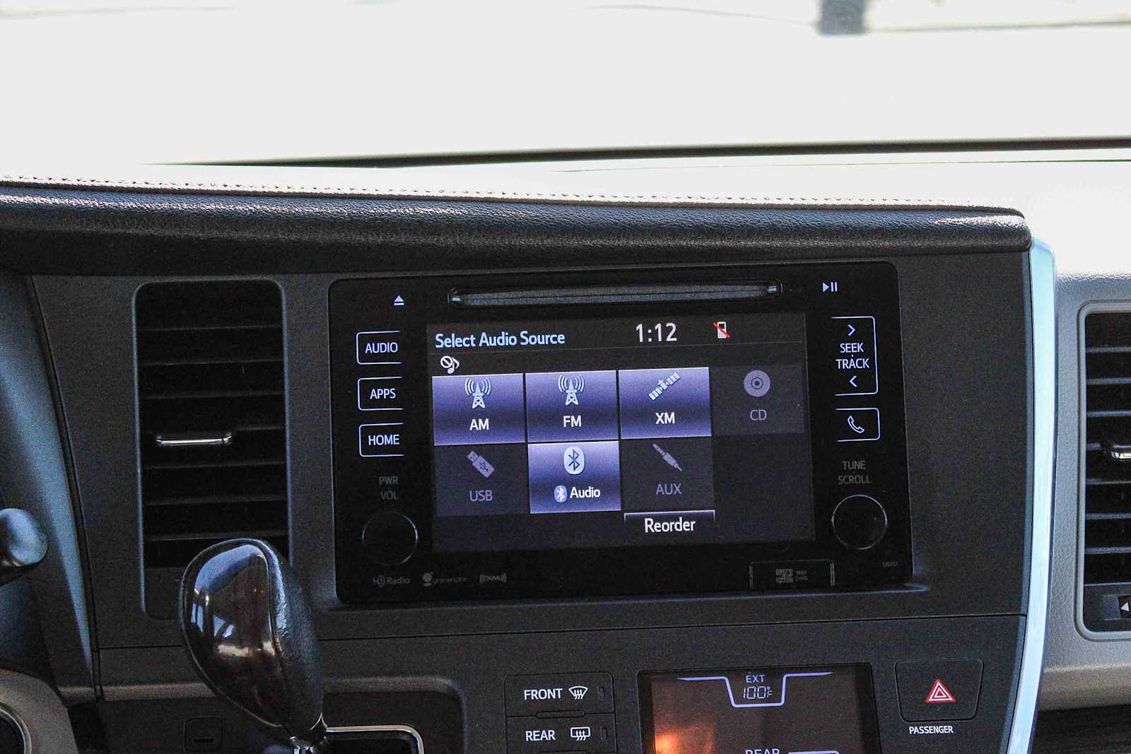 Thumbnail: 2016 Toyota Sienna - 13