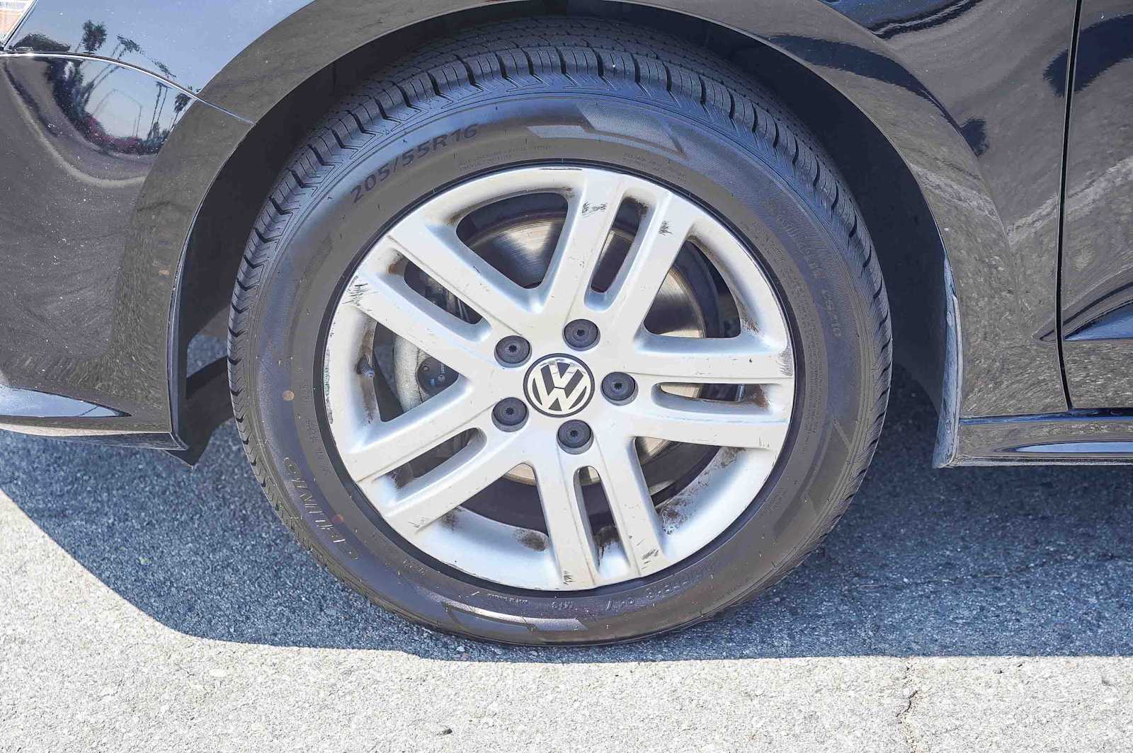 Thumbnail: 2017 Volkswagen Jetta - 9