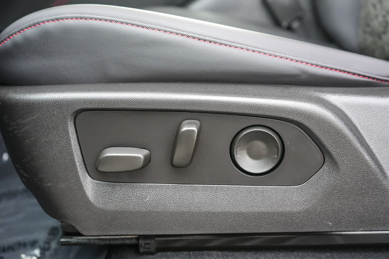 Thumbnail: 2024 Chevrolet Colorado - 20