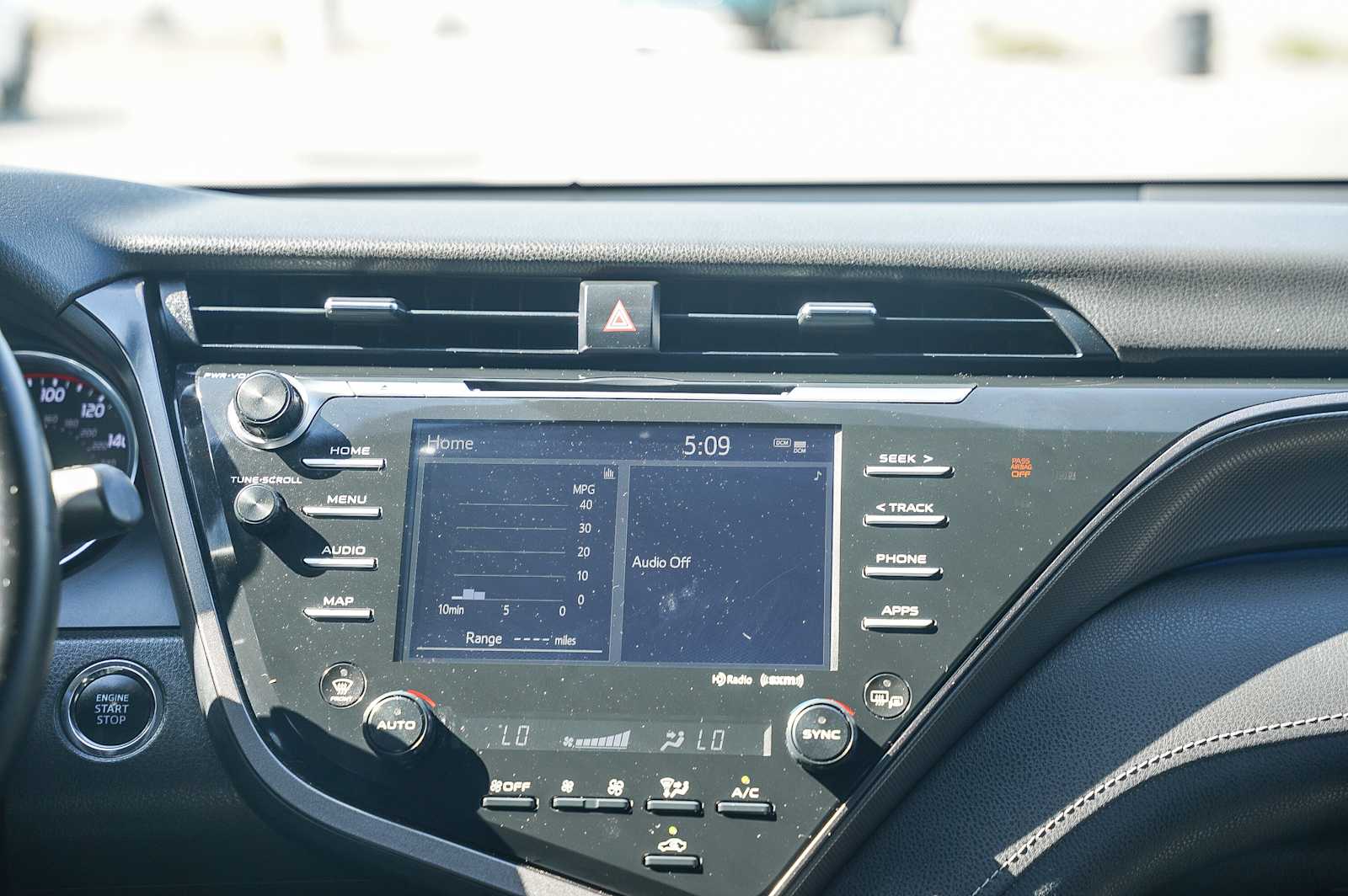 Thumbnail: 2020 Toyota Camry - 14