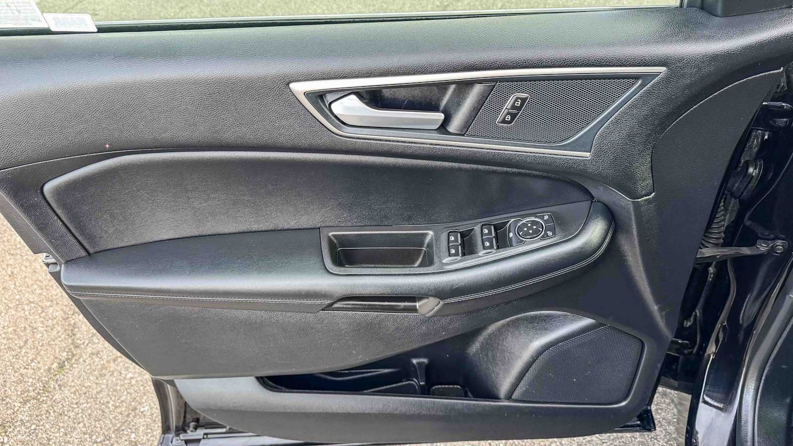 Thumbnail: 2021 Ford Edge - 19