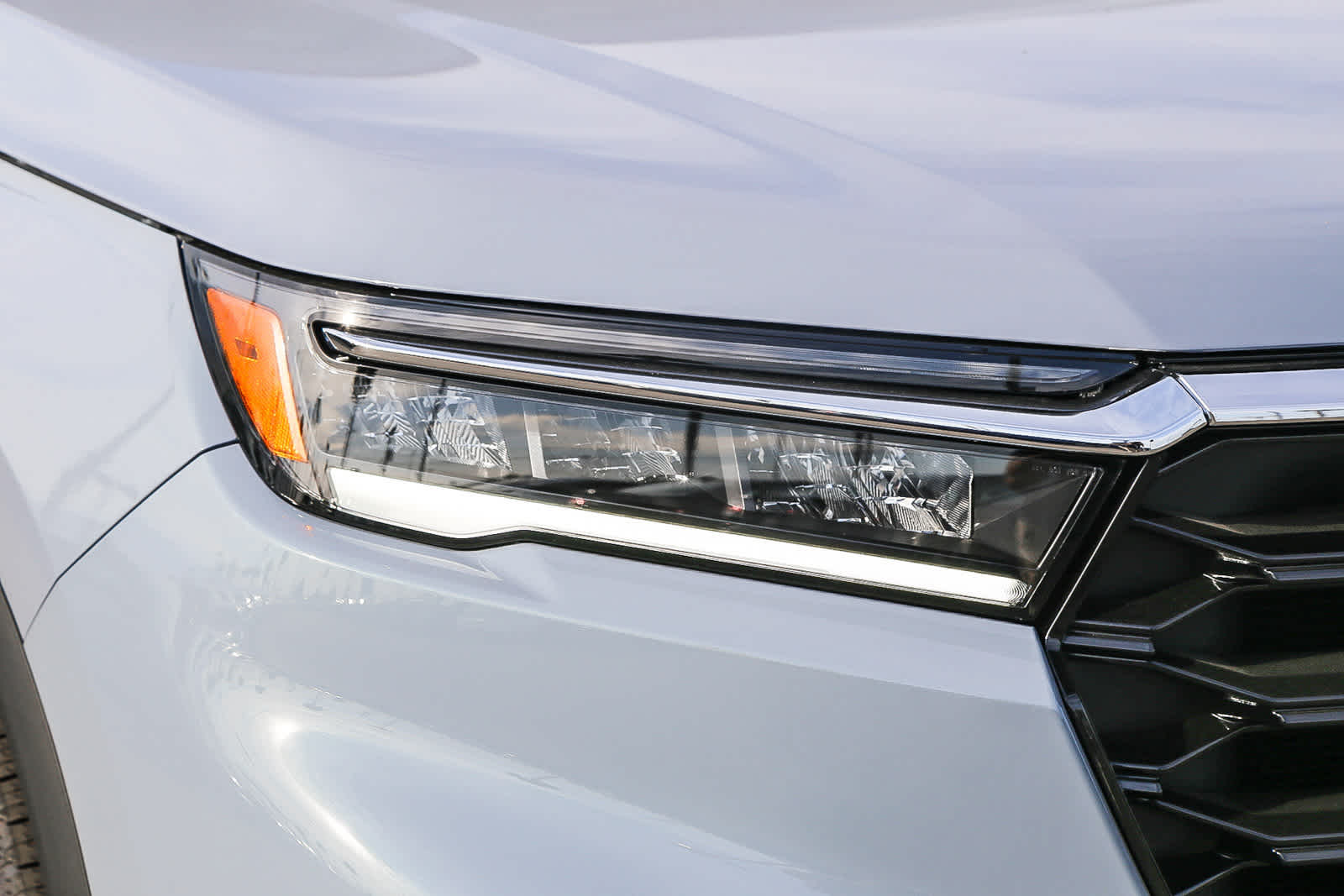 2025 Honda Pilot Touring photo 4