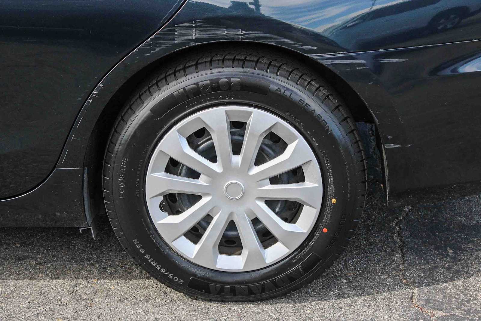 Thumbnail: 2015 Toyota Camry - 8