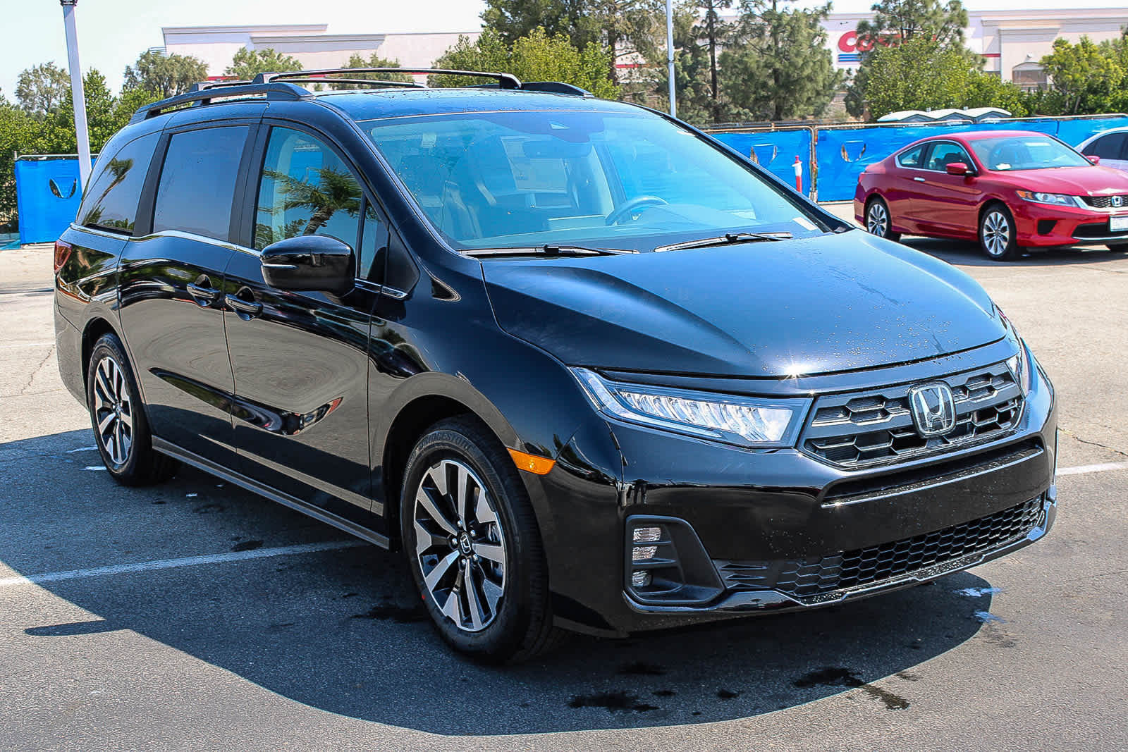 Thumbnail: 2026 Honda Odyssey - 3