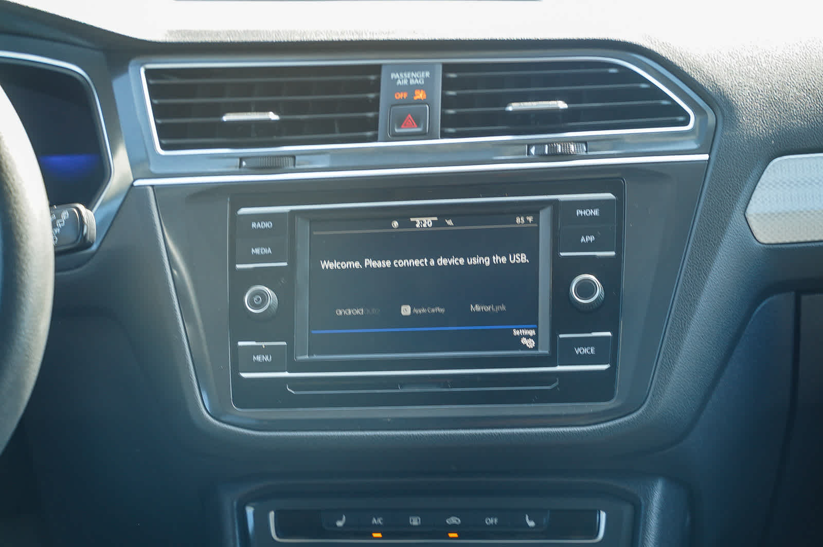 Thumbnail: 2022 Volkswagen Tiguan - 13