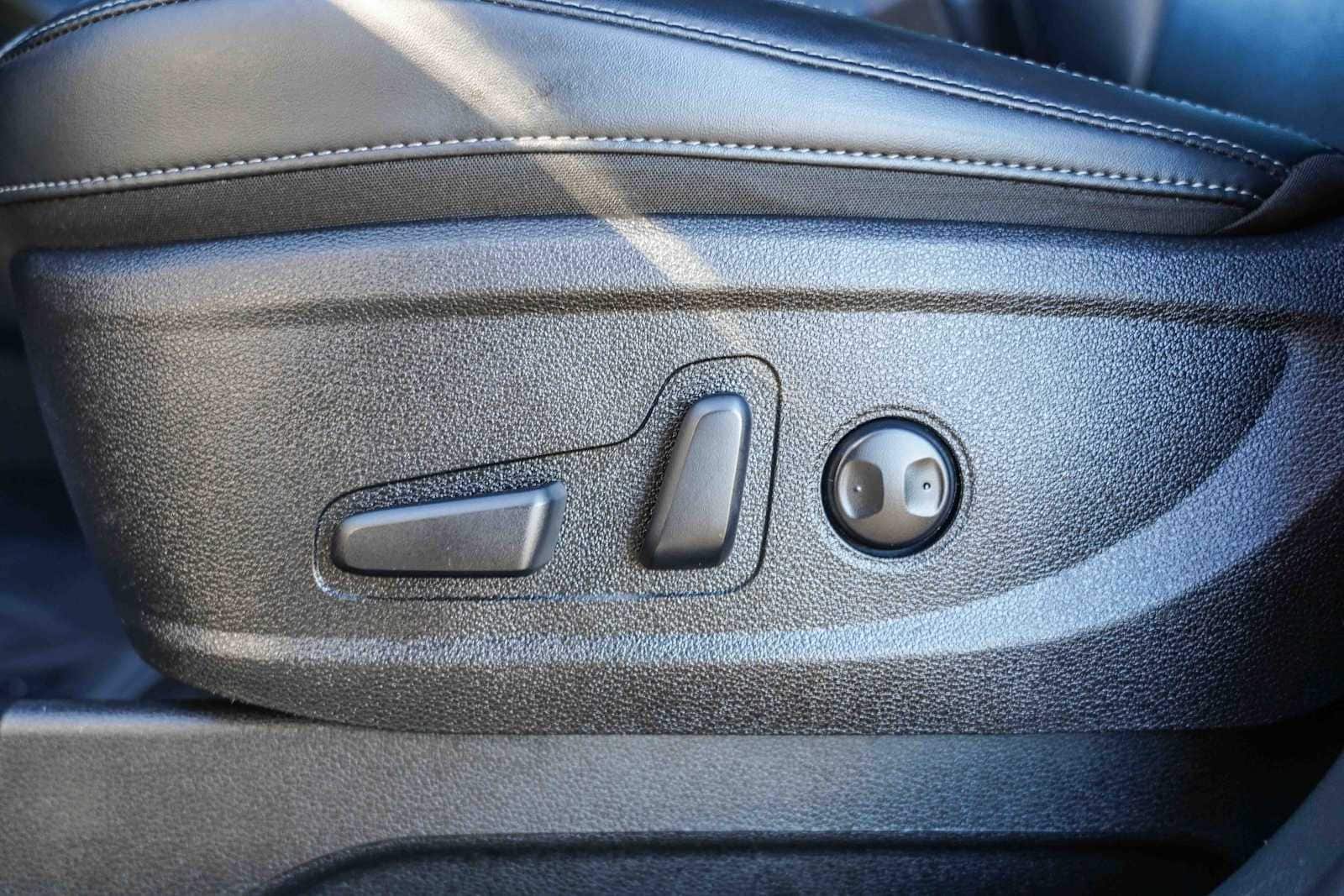 Thumbnail: 2023 Kia Telluride - 21