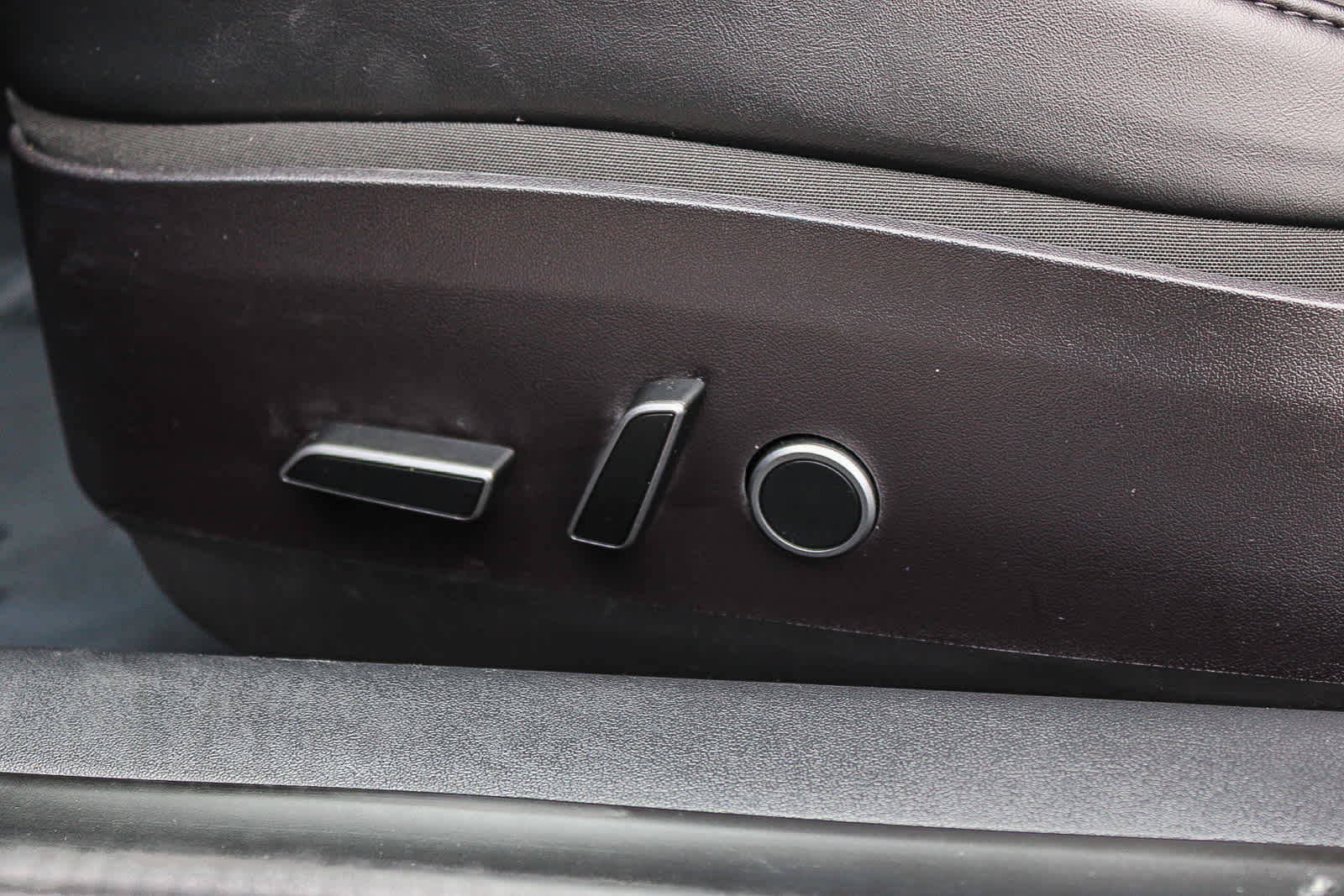 Thumbnail: 2022 Tesla Model 3 - 19