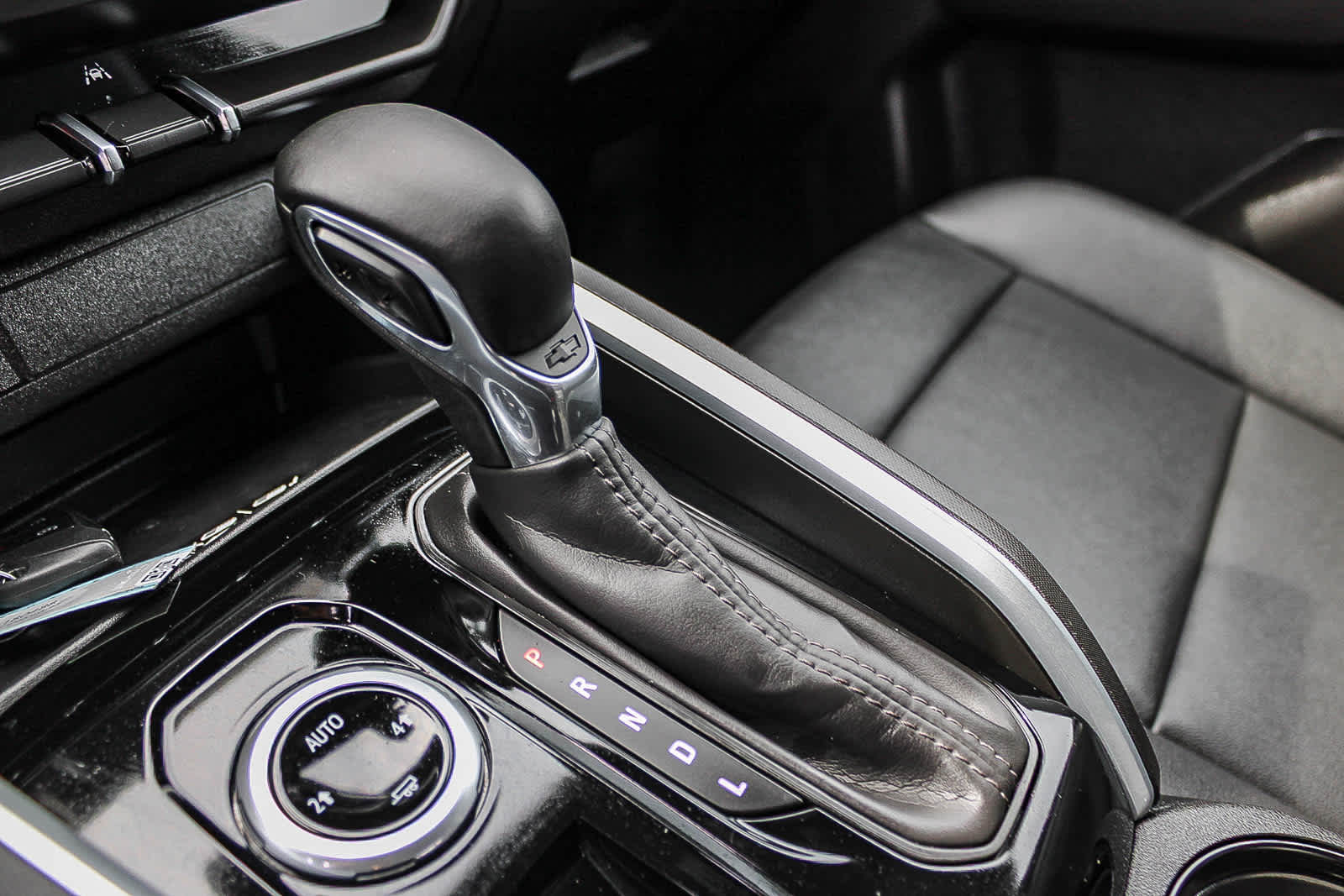 Thumbnail: 2025 Chevrolet Colorado - 19