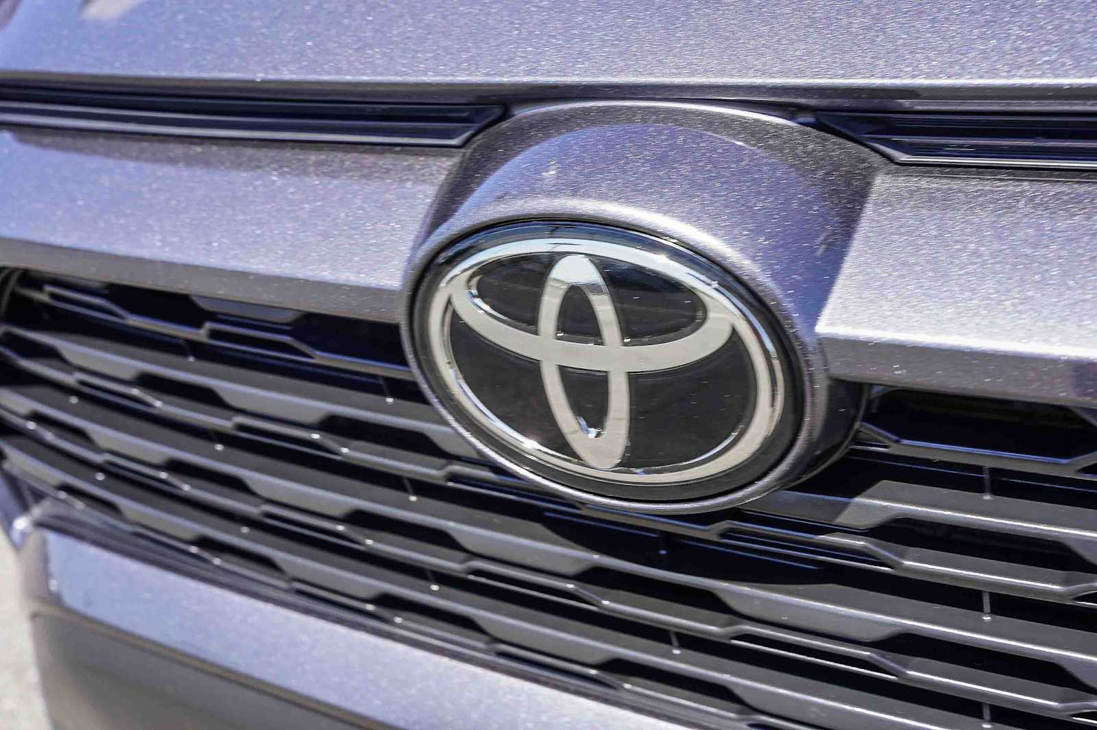 Thumbnail: 2023 Toyota RAV4 - 11