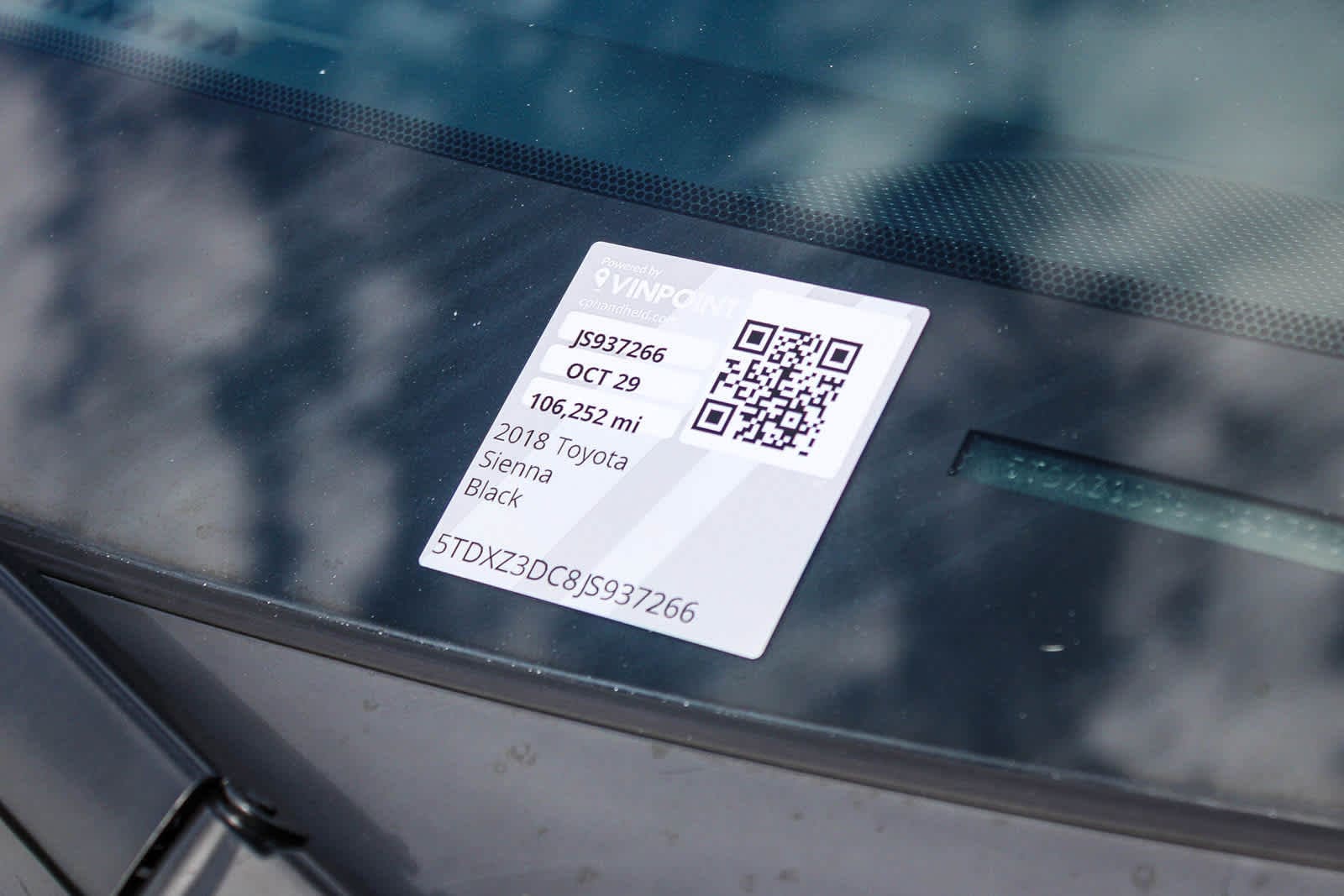 Thumbnail: 2018 Toyota Sienna - 28