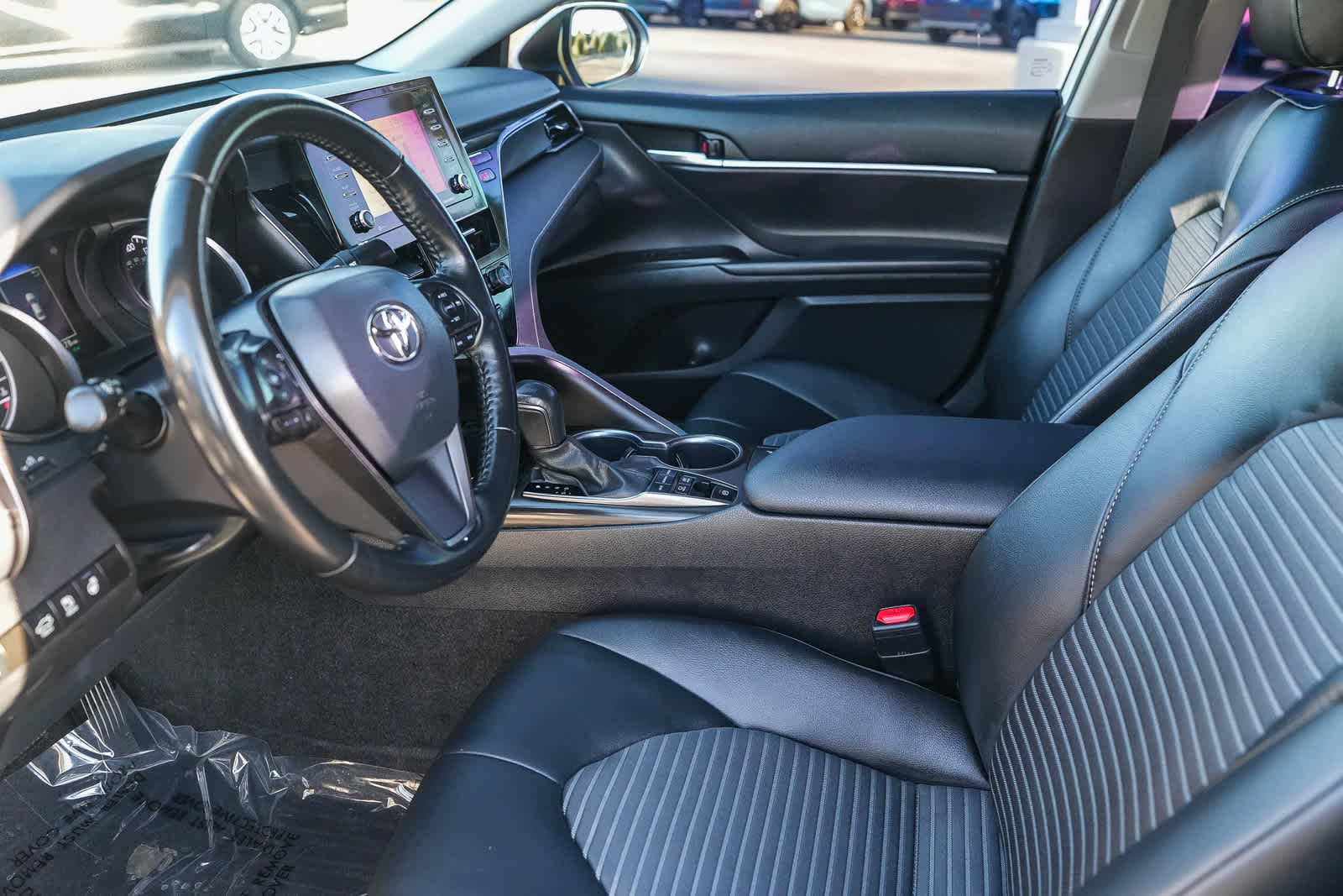 Thumbnail: 2023 Toyota Camry - 17