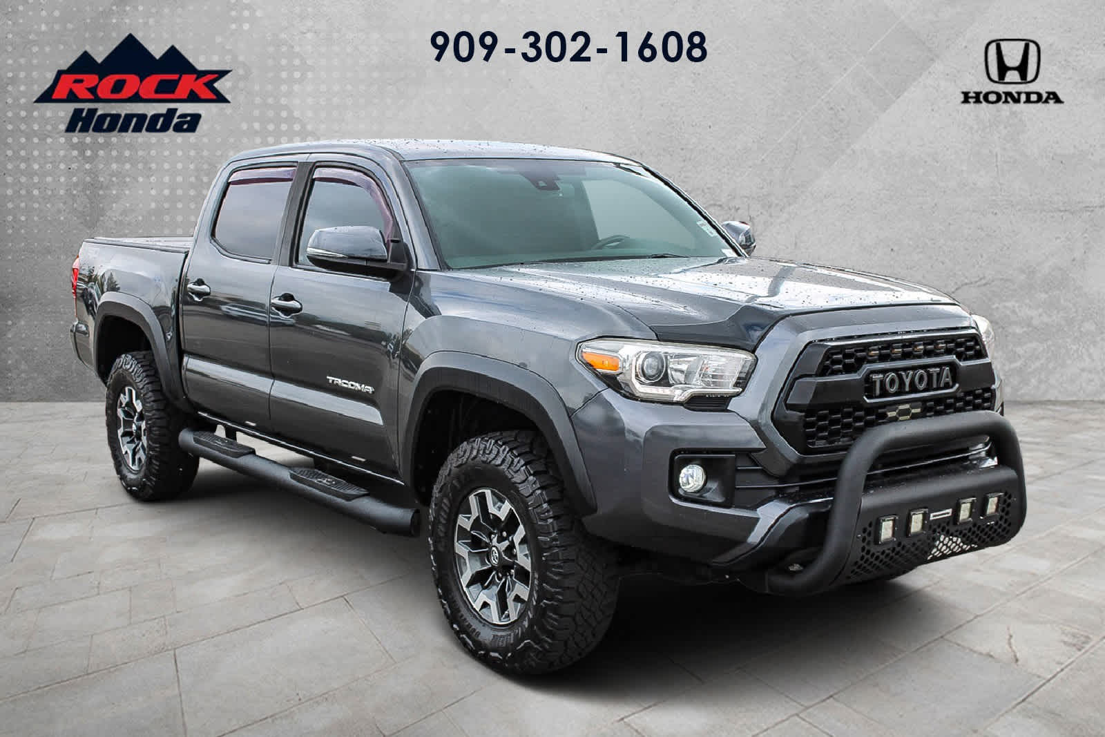 2019 Toyota Tacoma TRD Off Road V6 photo 2