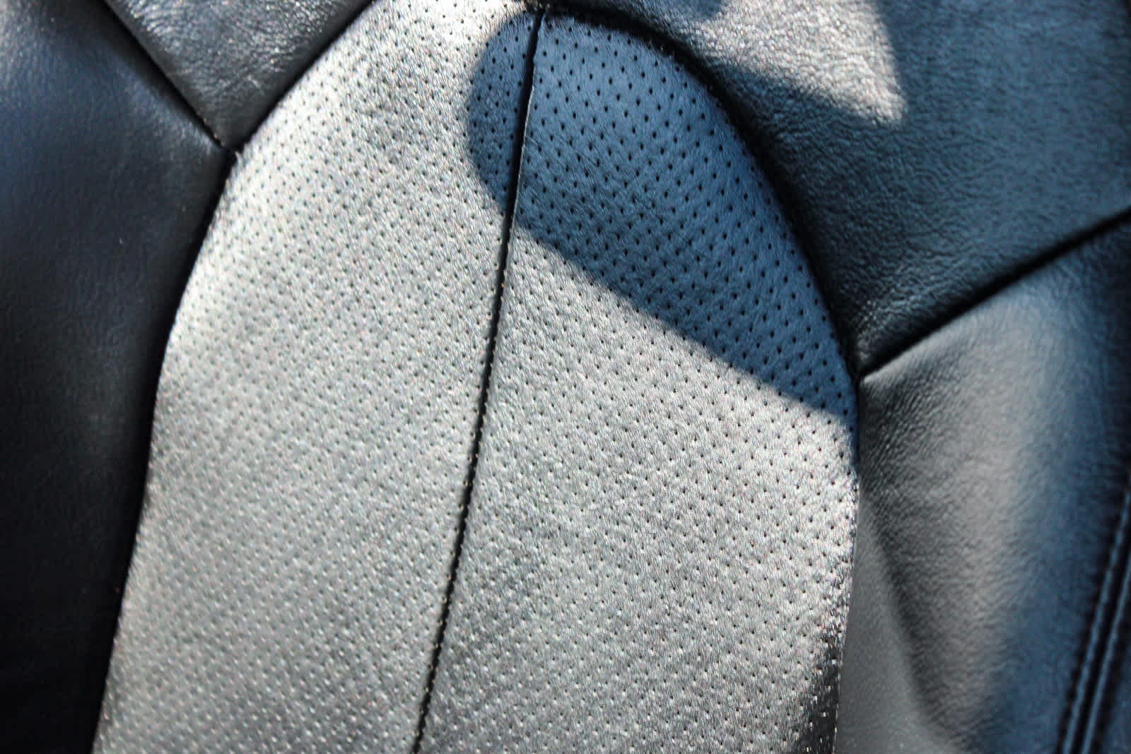 Thumbnail: 2018 Chrysler Pacifica - 20