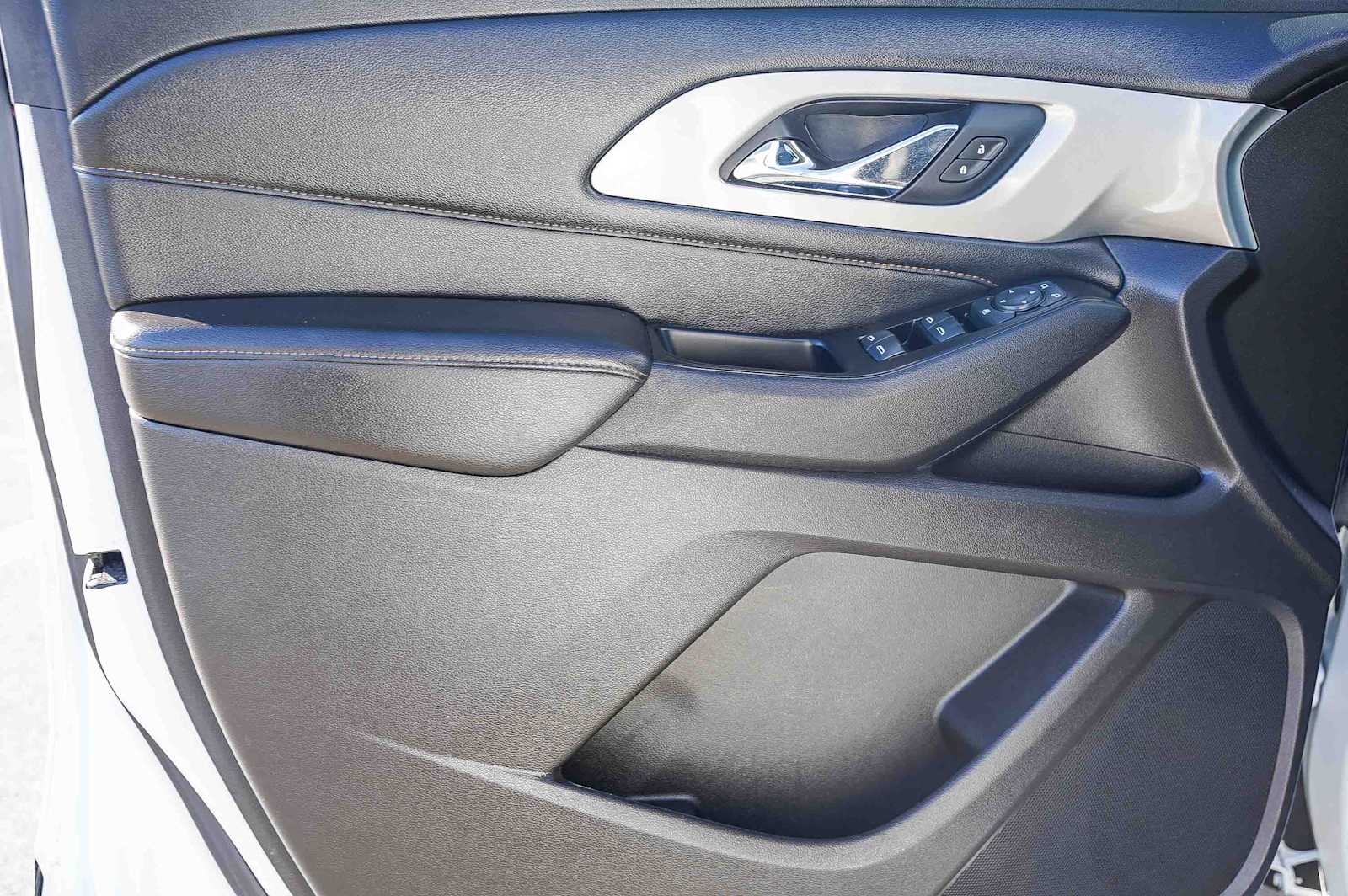 Thumbnail: 2018 Chevrolet Traverse - 21