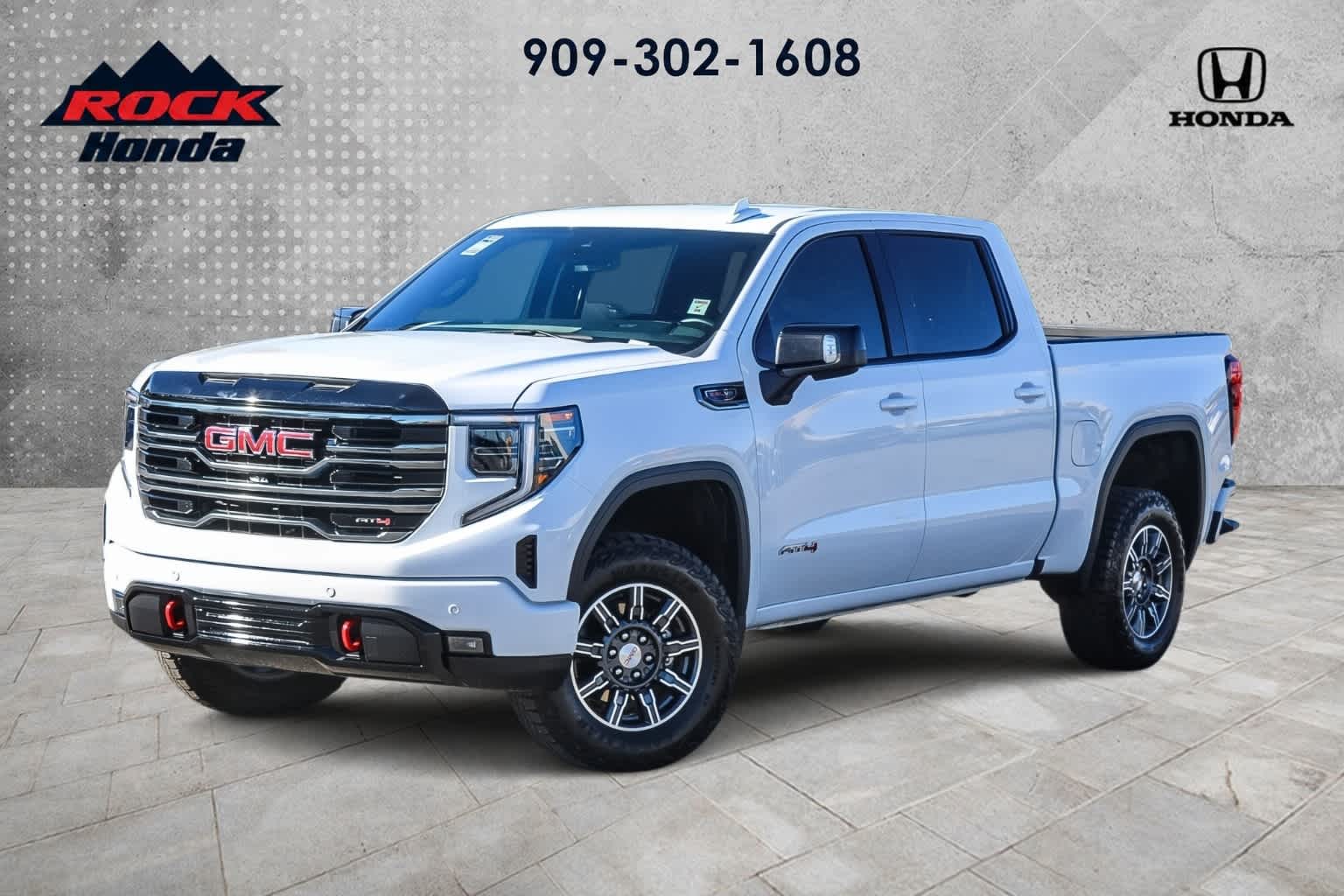 2025 GMC Sierra 1500 AT4 — photo 1 of 21