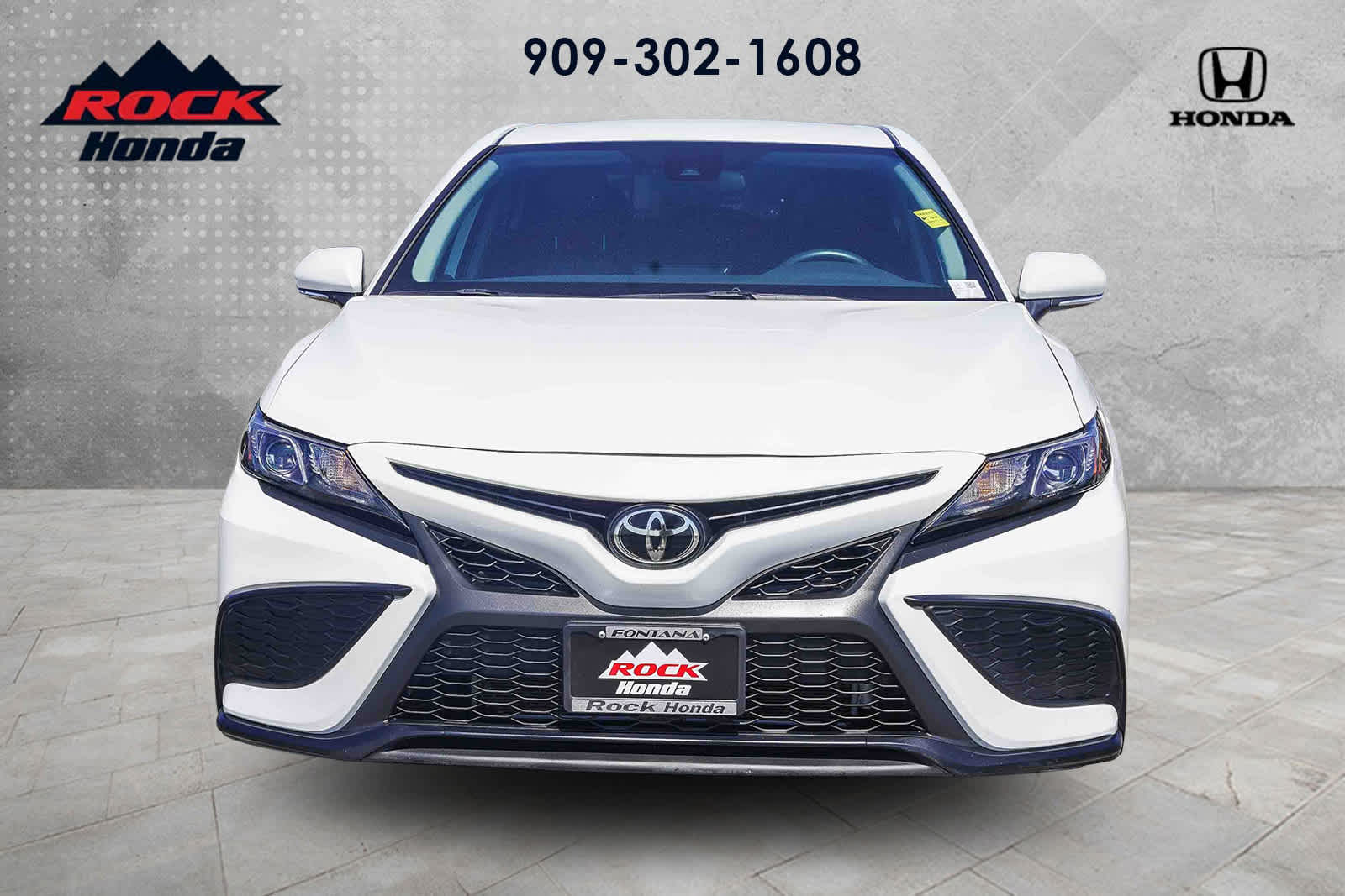 2023 Toyota Camry SE photo 2