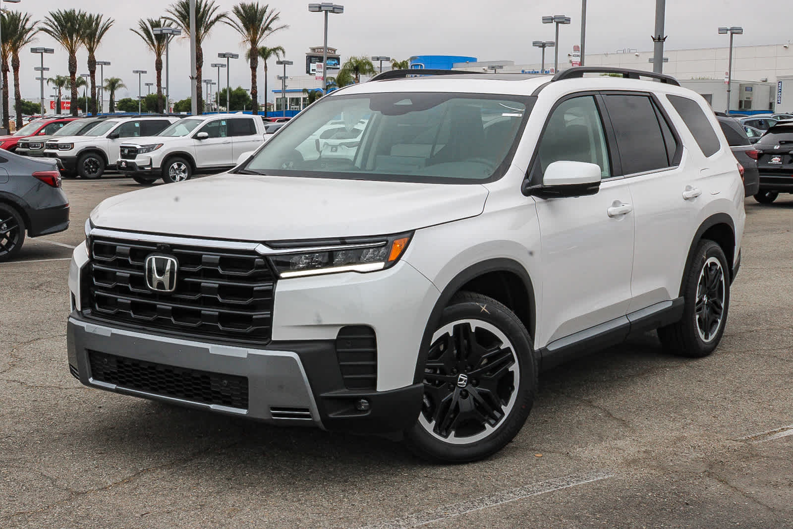 2026 Honda Pilot Touring S — photo 1 of 21