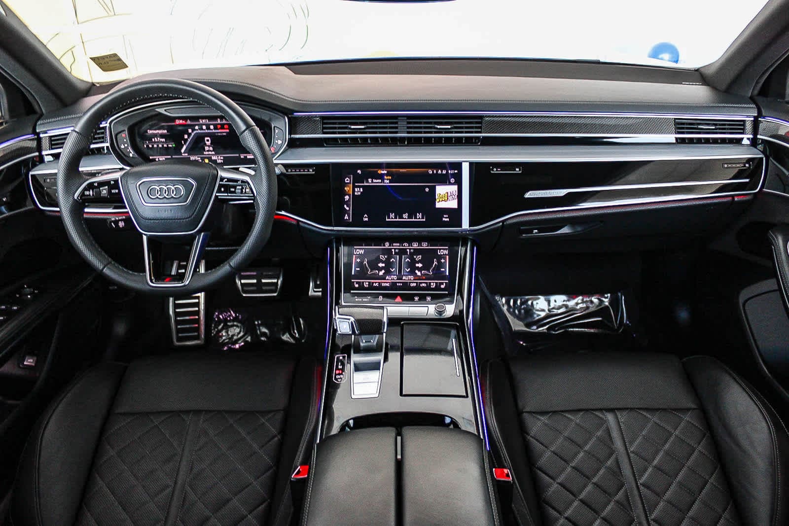 Thumbnail: 2024 Audi S8 - 12