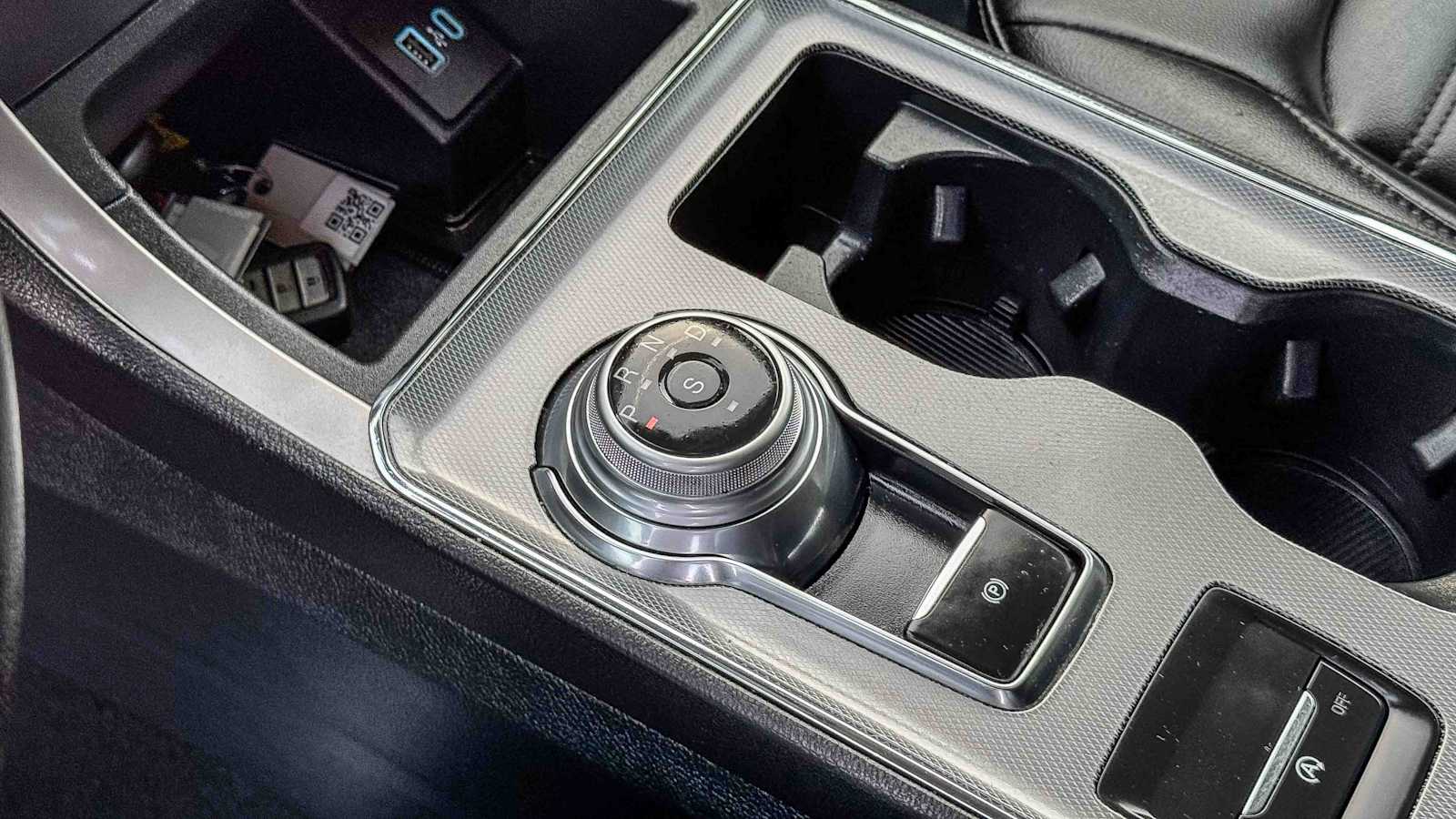 Thumbnail: 2021 Ford Edge - 18