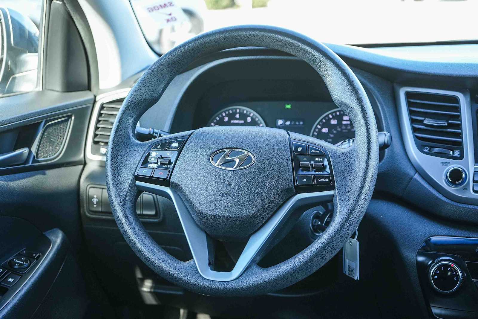 Thumbnail: 2016 Hyundai Tucson - 15