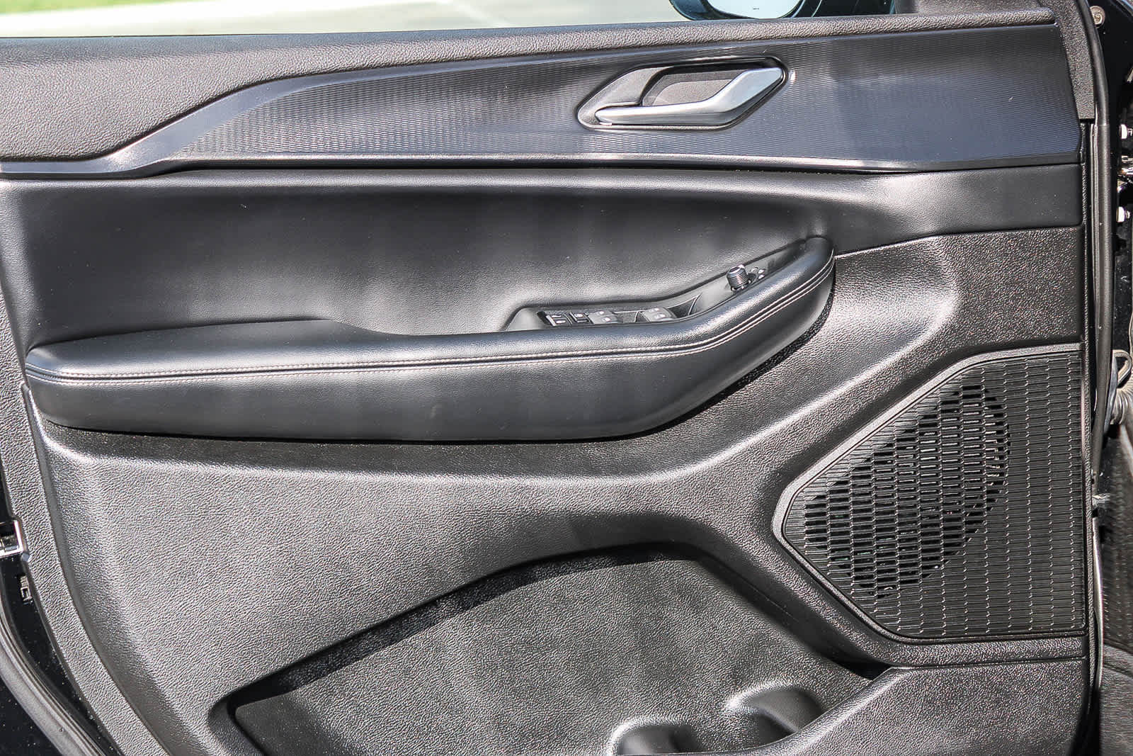 Thumbnail: 2024 Jeep Grand Cherokee - 21